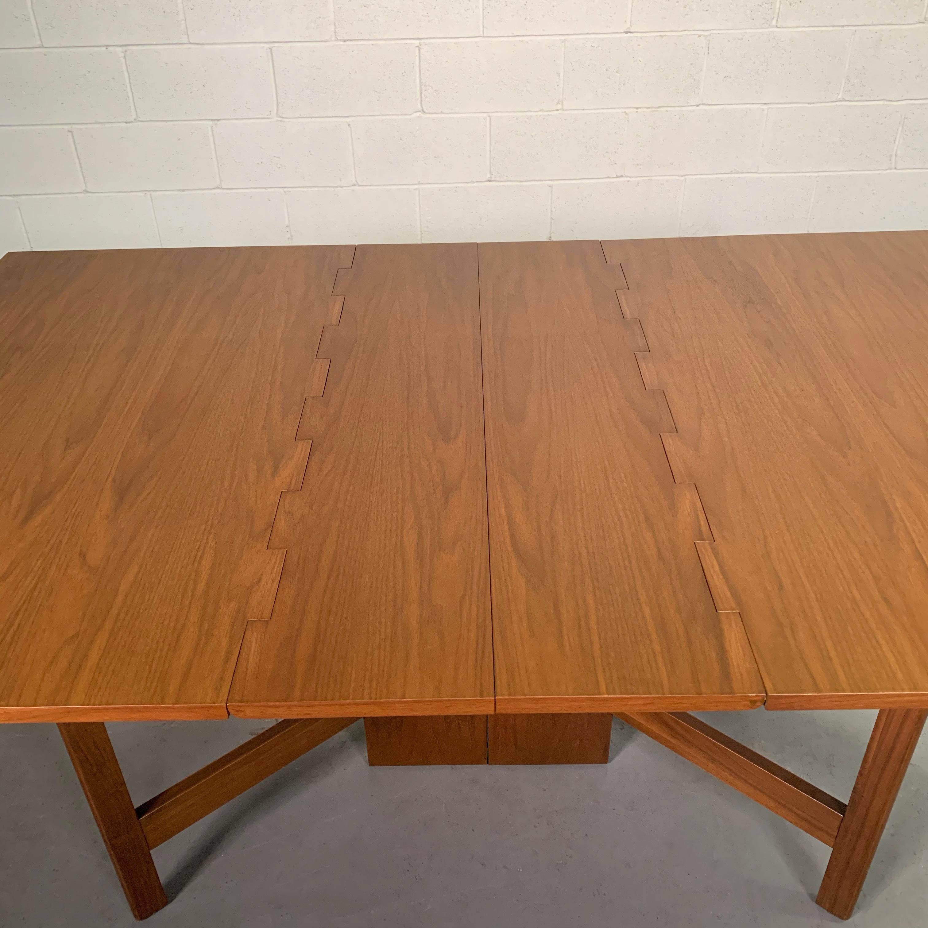 George Nelson for Herman Miller Drop Leaf Gate Fold Dining Table In Good Condition In Brooklyn, NY