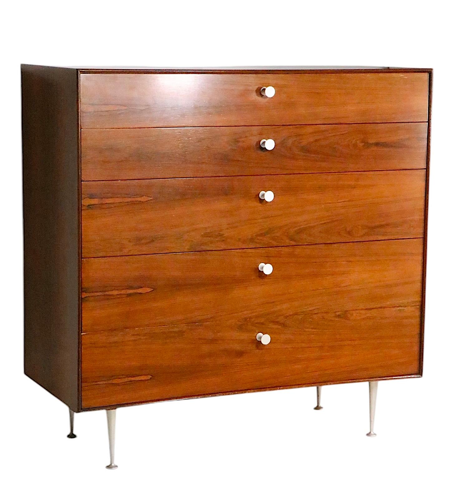 Americano George Nelson per Herman Miller Comò a cinque cassetti con bordo sottile in legno di palissandro anni '50 ca. in vendita