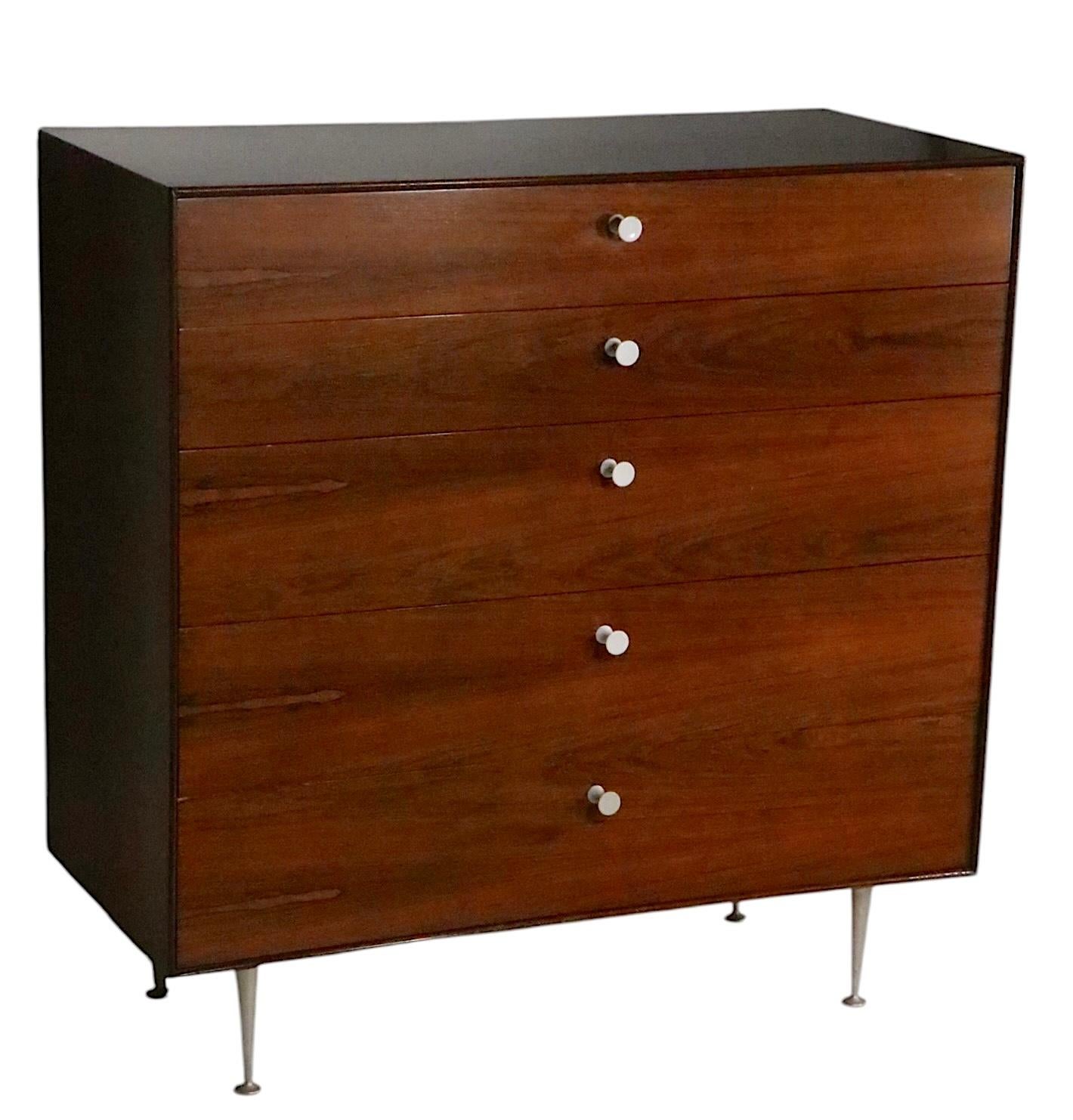George Nelson per Herman Miller Comò a cinque cassetti con bordo sottile in legno di palissandro anni '50 ca. In condizioni buone in vendita a New York, NY