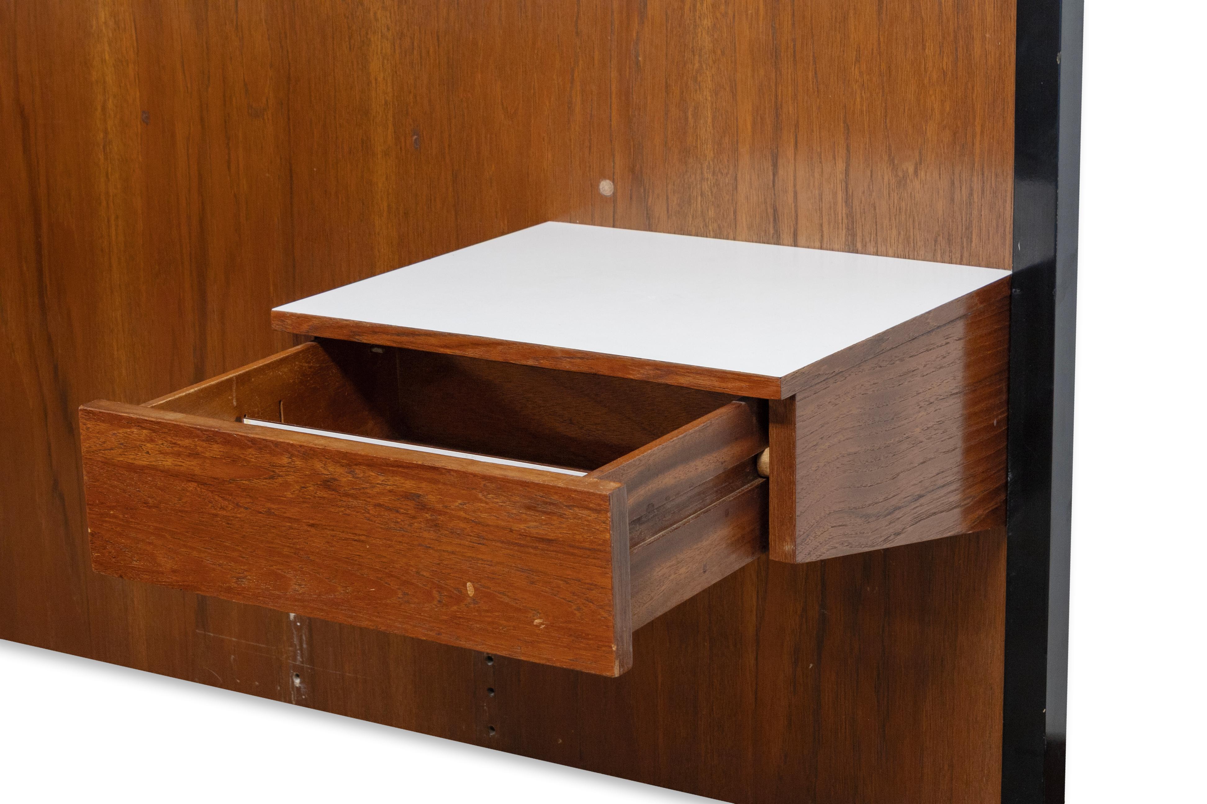 Mid-Century moderno George Nelson per Herman Miller Testiera con Comodini Fluttuanti in vendita