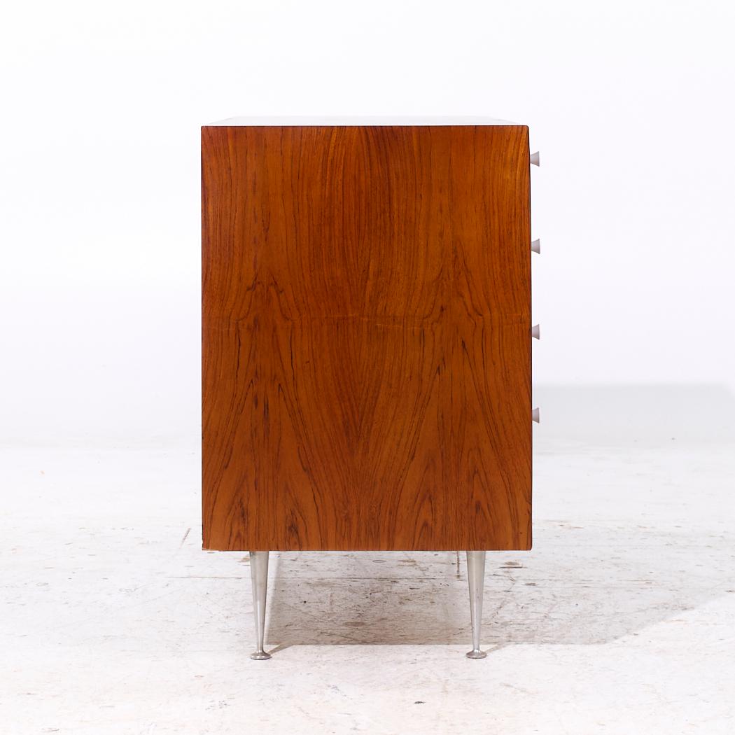 Americano George Nelson per Herman Miller Comò a 8 cassetti in legno di palissandro di metà secolo in vendita