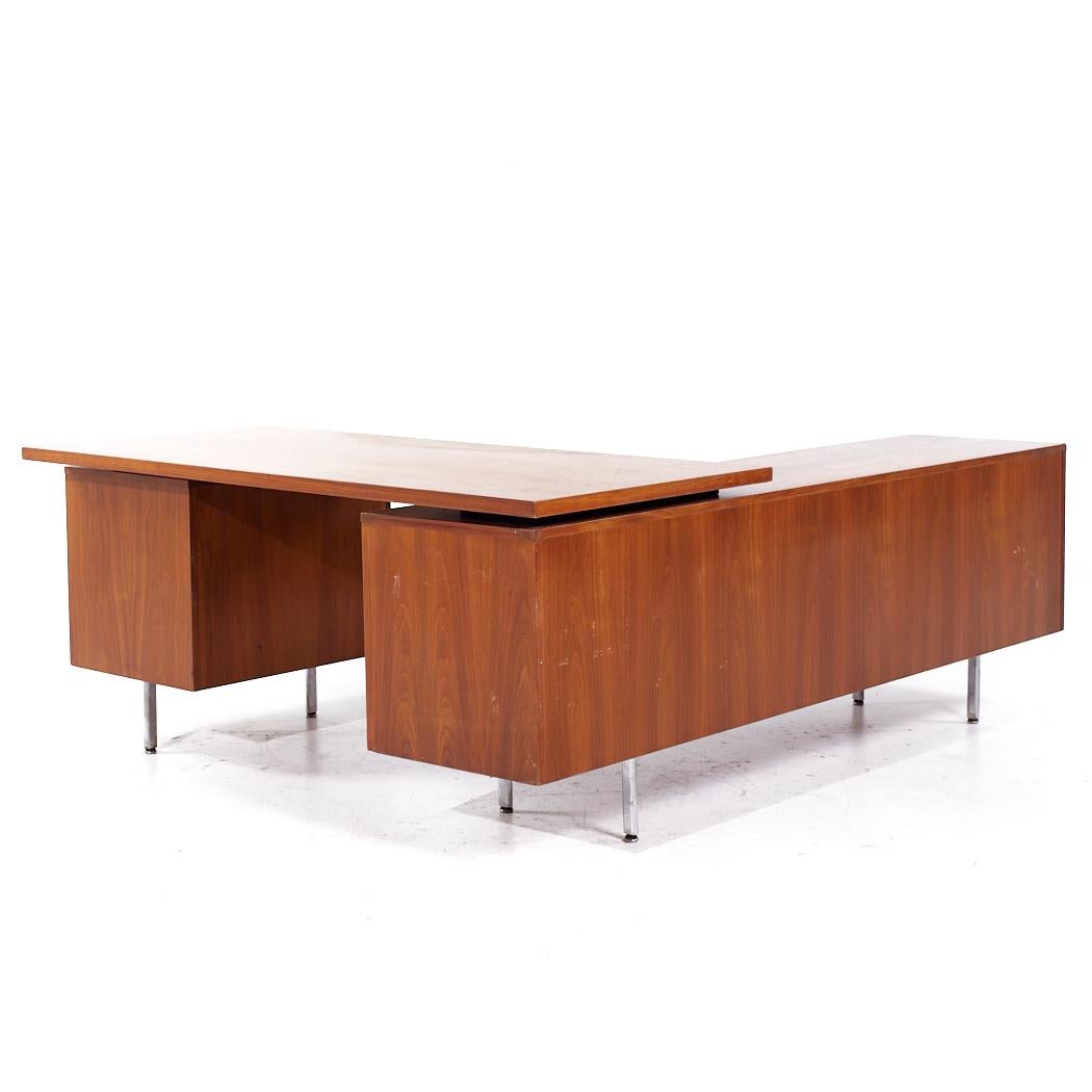 American George Nelson for Herman Miller Mid Century Walnut Desk with Return For Sale