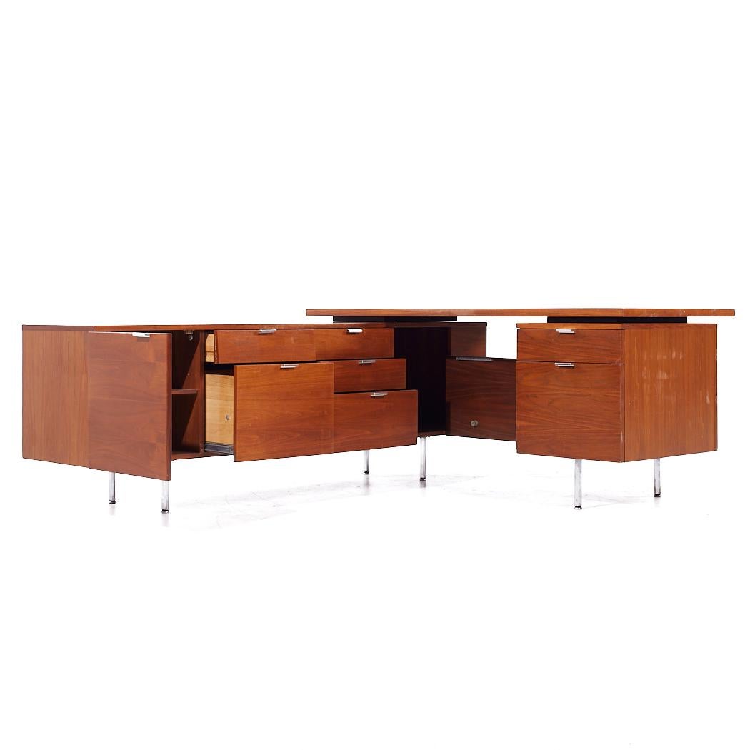 George Nelson for Herman Miller Mid Century Walnut Desk with Return For Sale 2
