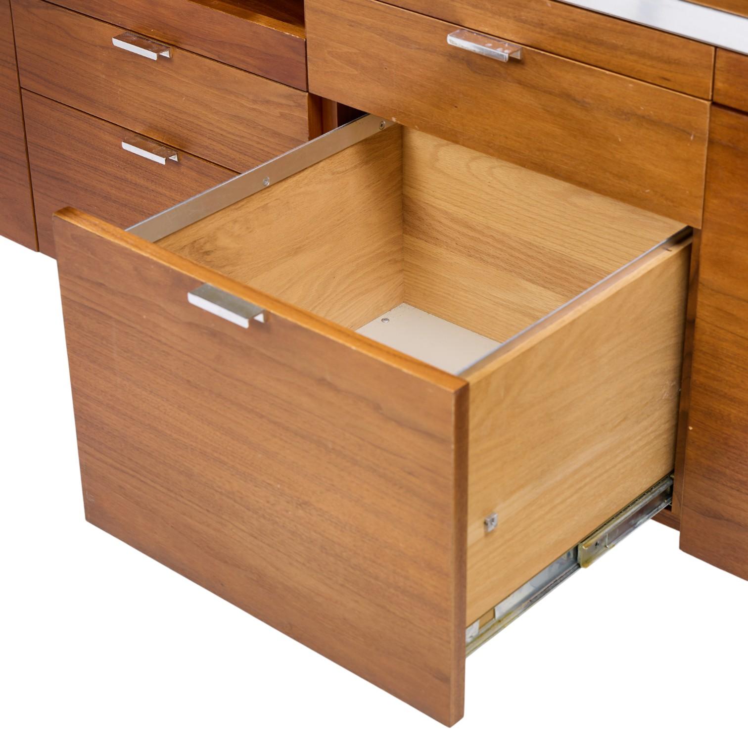 George Nelson per Herman Miller Scrivania in legno di noce di metà secolo con ritorno in vendita 2