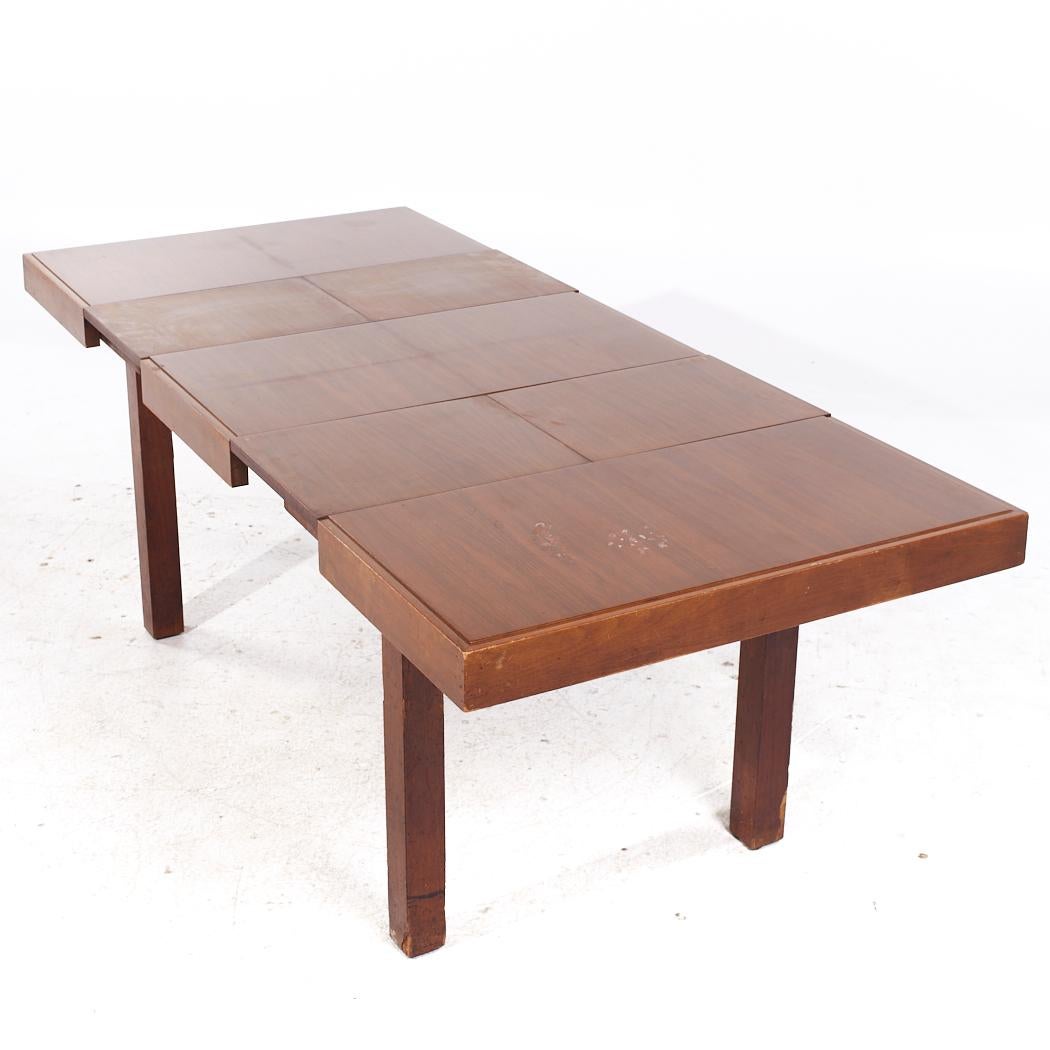 George Nelson for Herman Miller Mid Century Walnut Hidden Leaf Dining Table (table de salle à manger en noyer à feuilles cachées) en vente 3