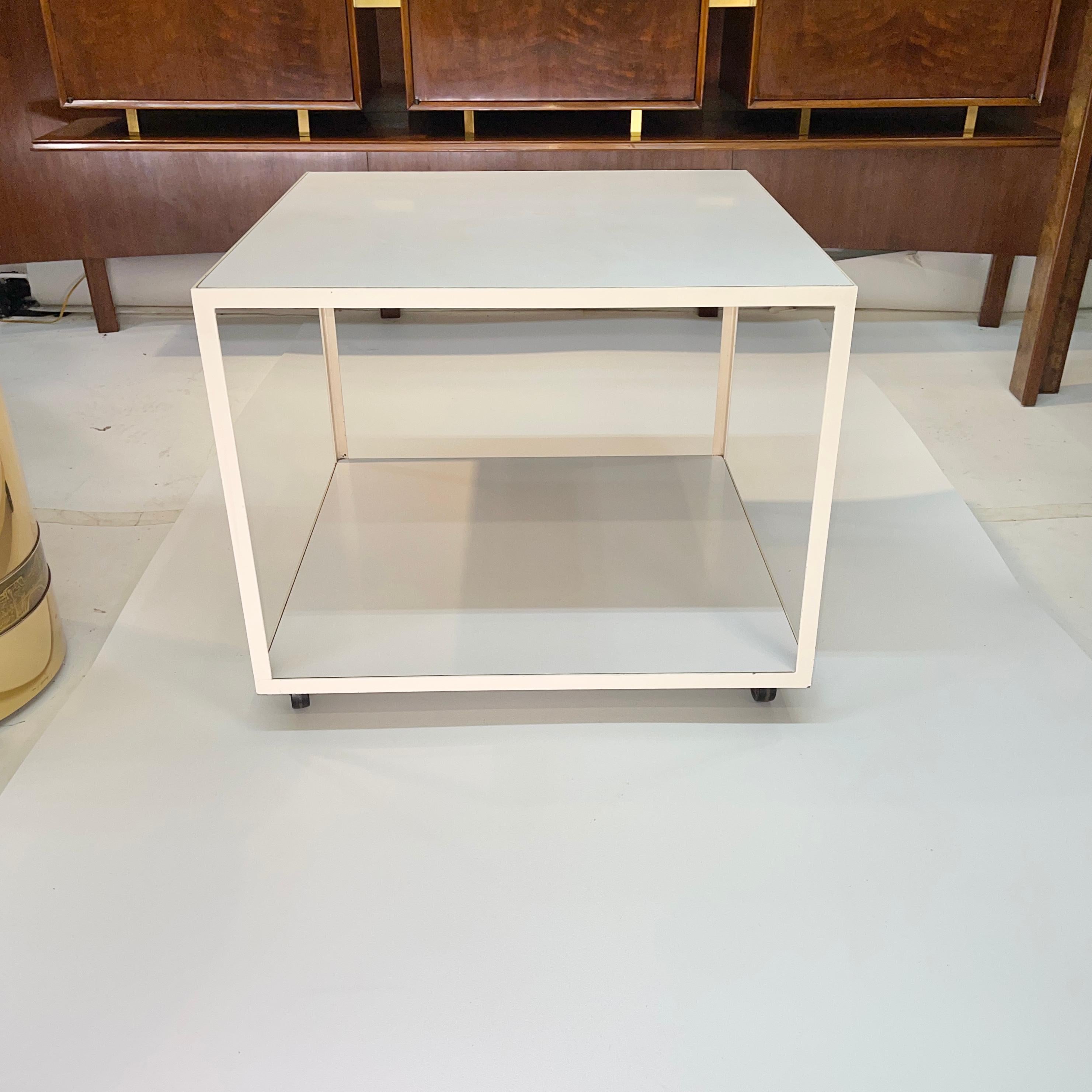 George Nelson für Herman Miller Modell 5153 Mobiler Tisch im Zustand „Gut“ im Angebot in Hanover, MA