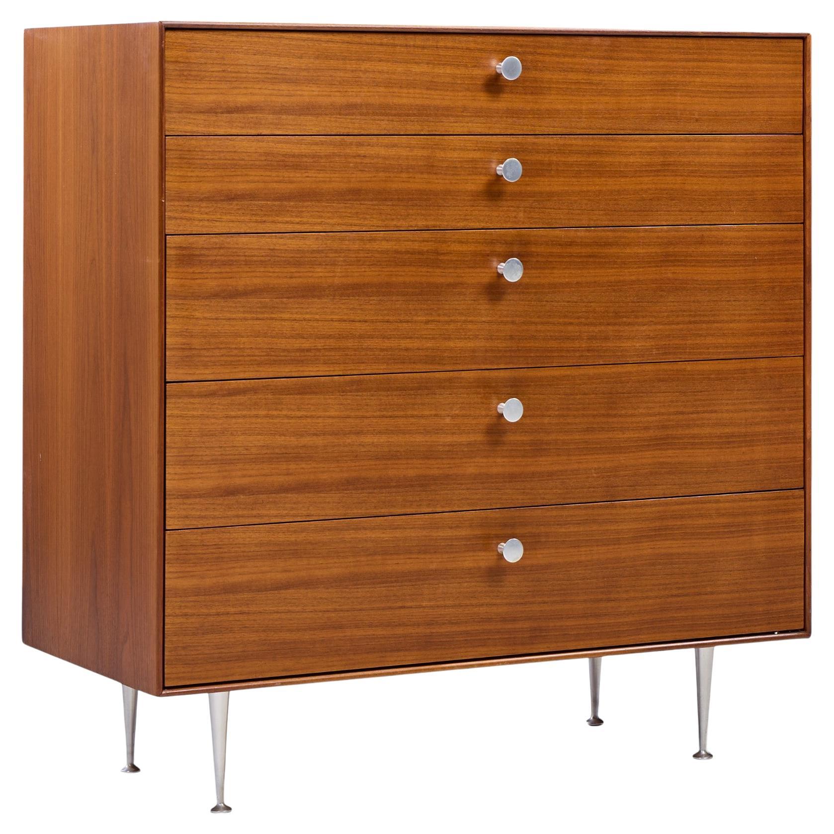 George Nelson per Herman Miller Modello 5240 Comò Highboy in noce a bordi sottili in vendita