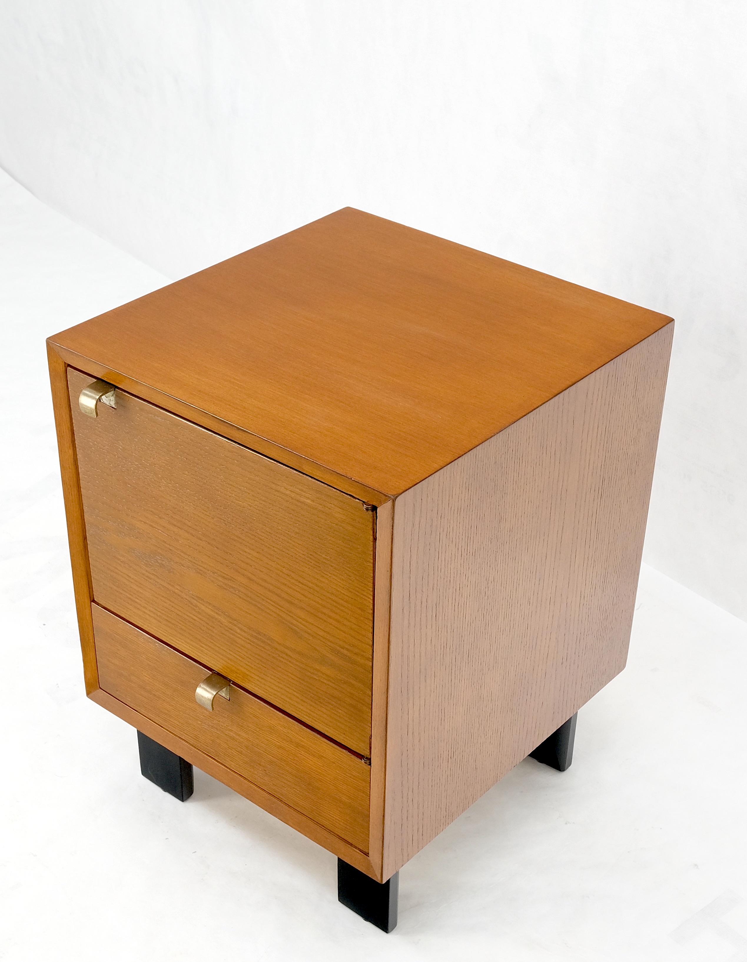 Table de nuit à un tiroir de George Nelson pour Herman Miller - J Pulls MINT ! en vente 2