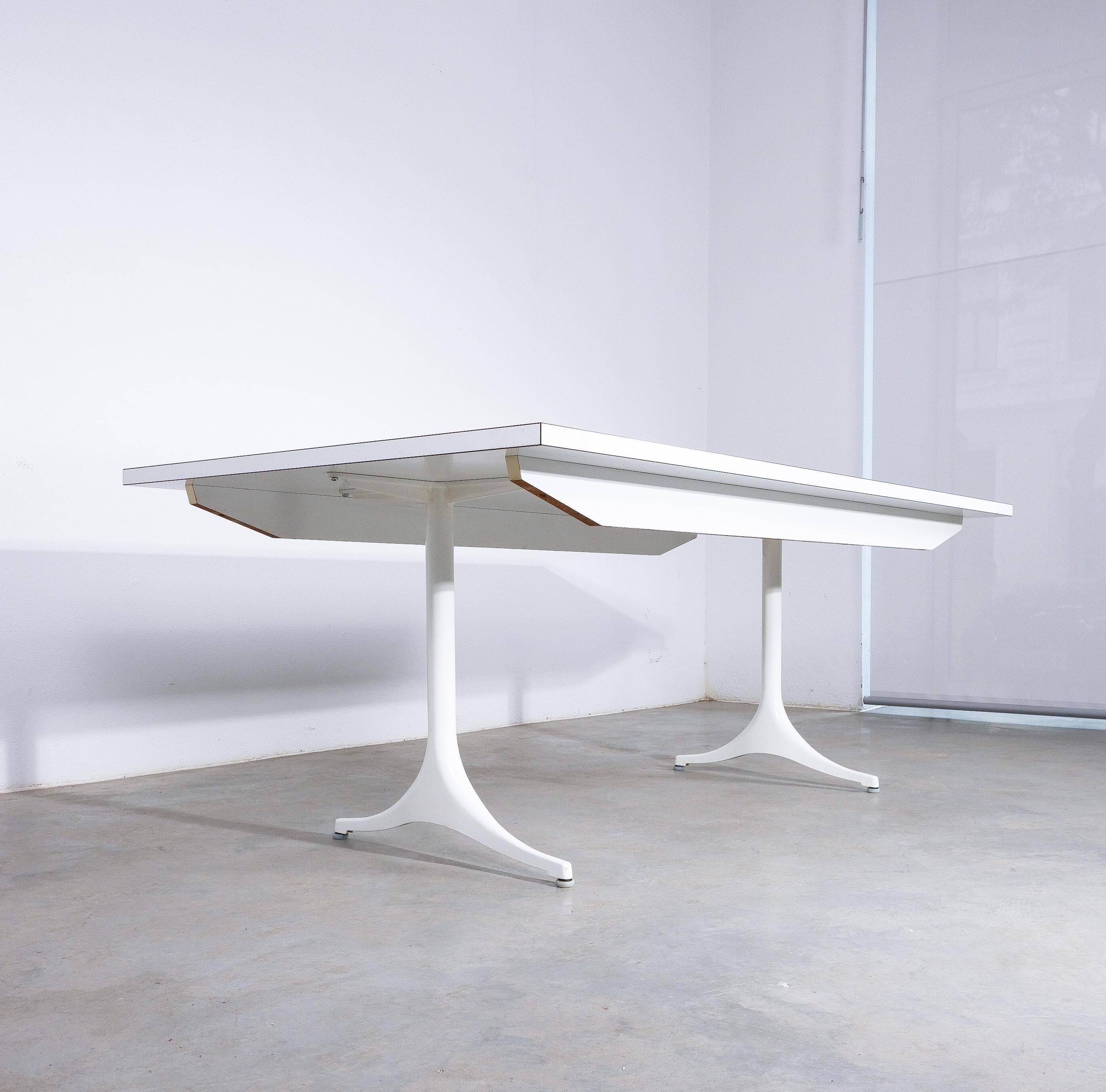 George Nelson for Herman Miller Pedestal Dining Table Desk, 1960 In Good Condition For Sale In Vienna, AT