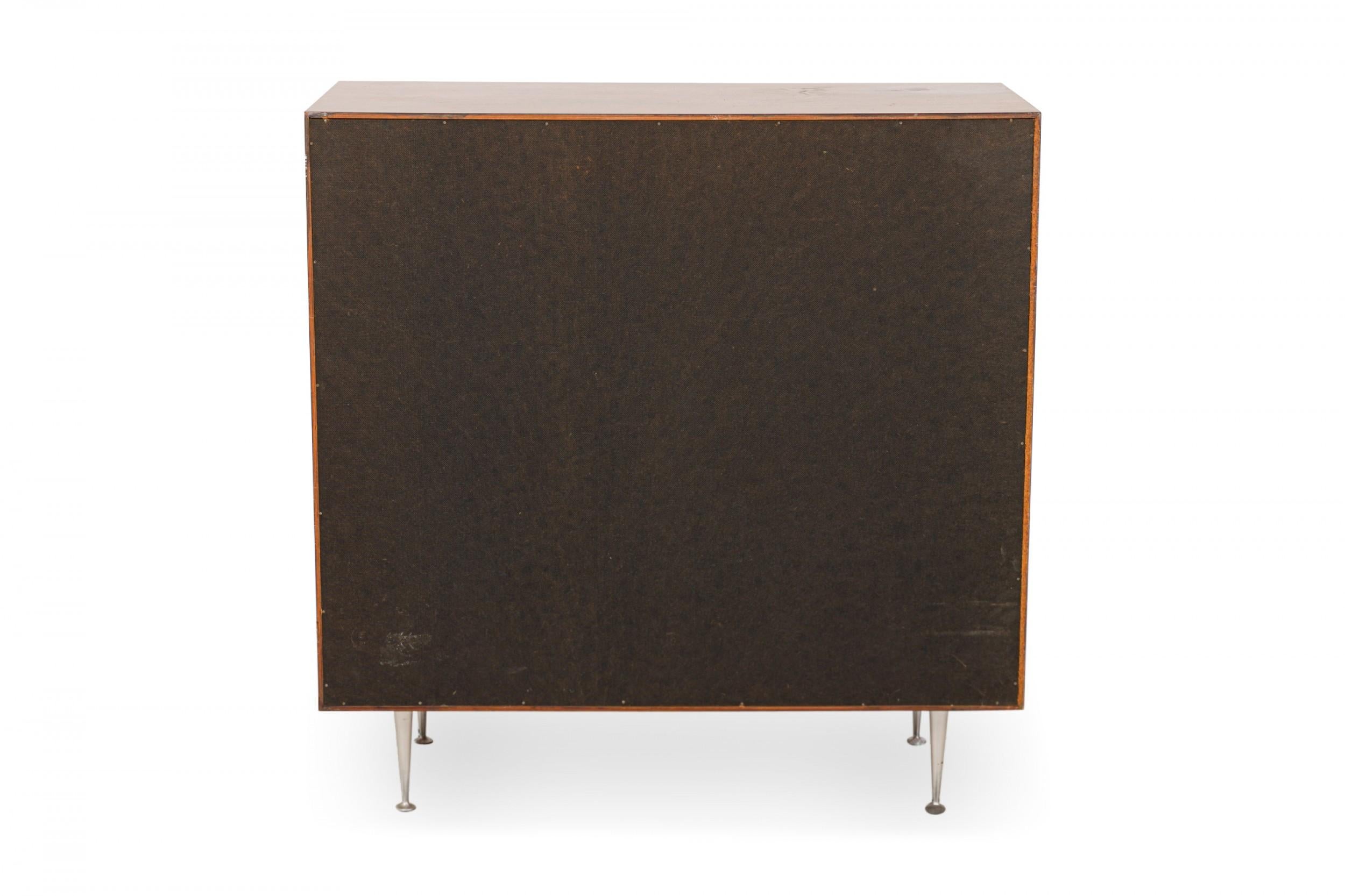 XX secolo George Nelson per Herman Miller Cassettiera a cinque cassetti con bordo sottile in legno di palissandro