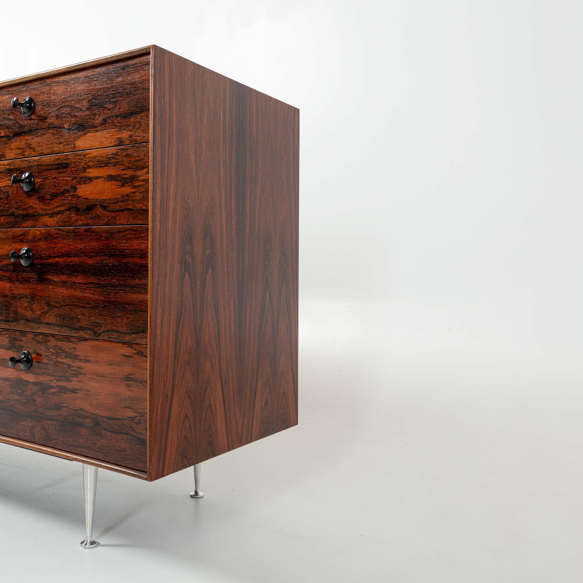 George Nelson para Herman Miller Credenza/armario de palisandro de la serie de bordes finos Estadounidense en venta