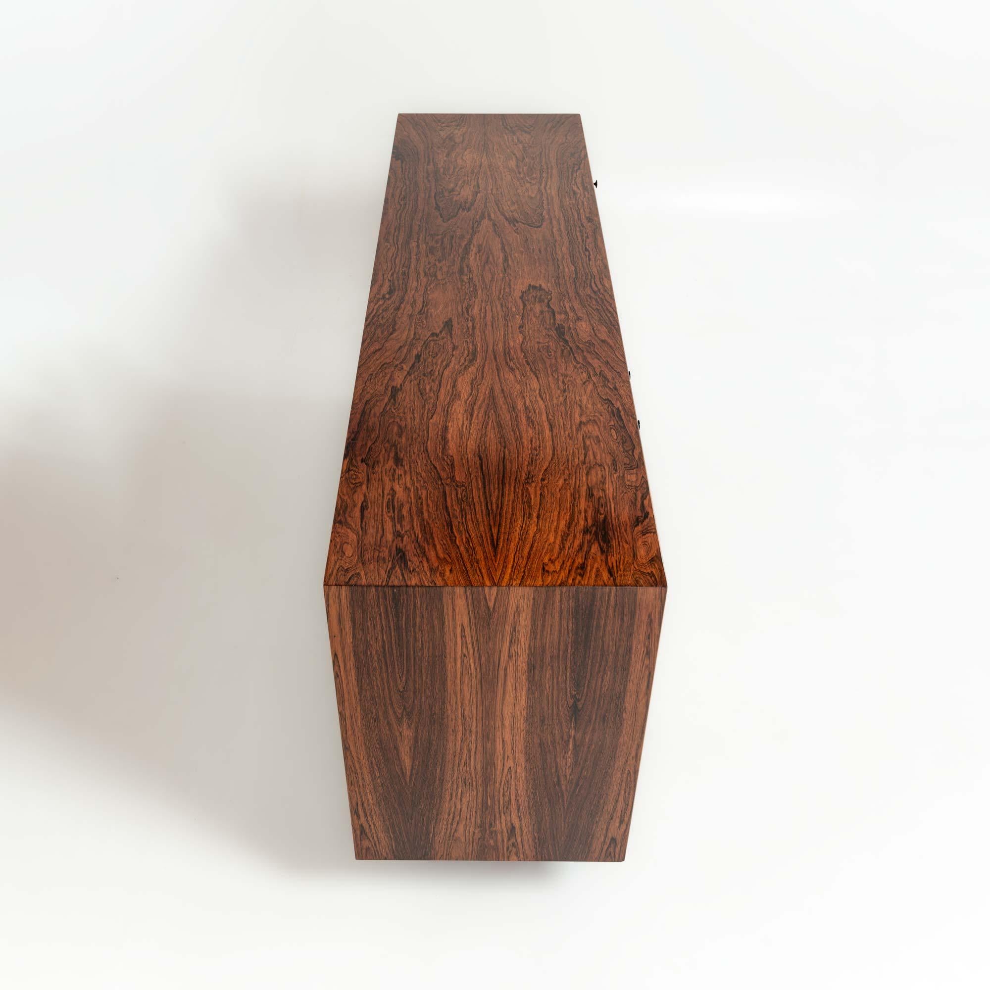 George Nelson para Herman Miller Credenza/armario de palisandro de la serie de bordes finos en Bueno estado para la venta en Seattle, WA