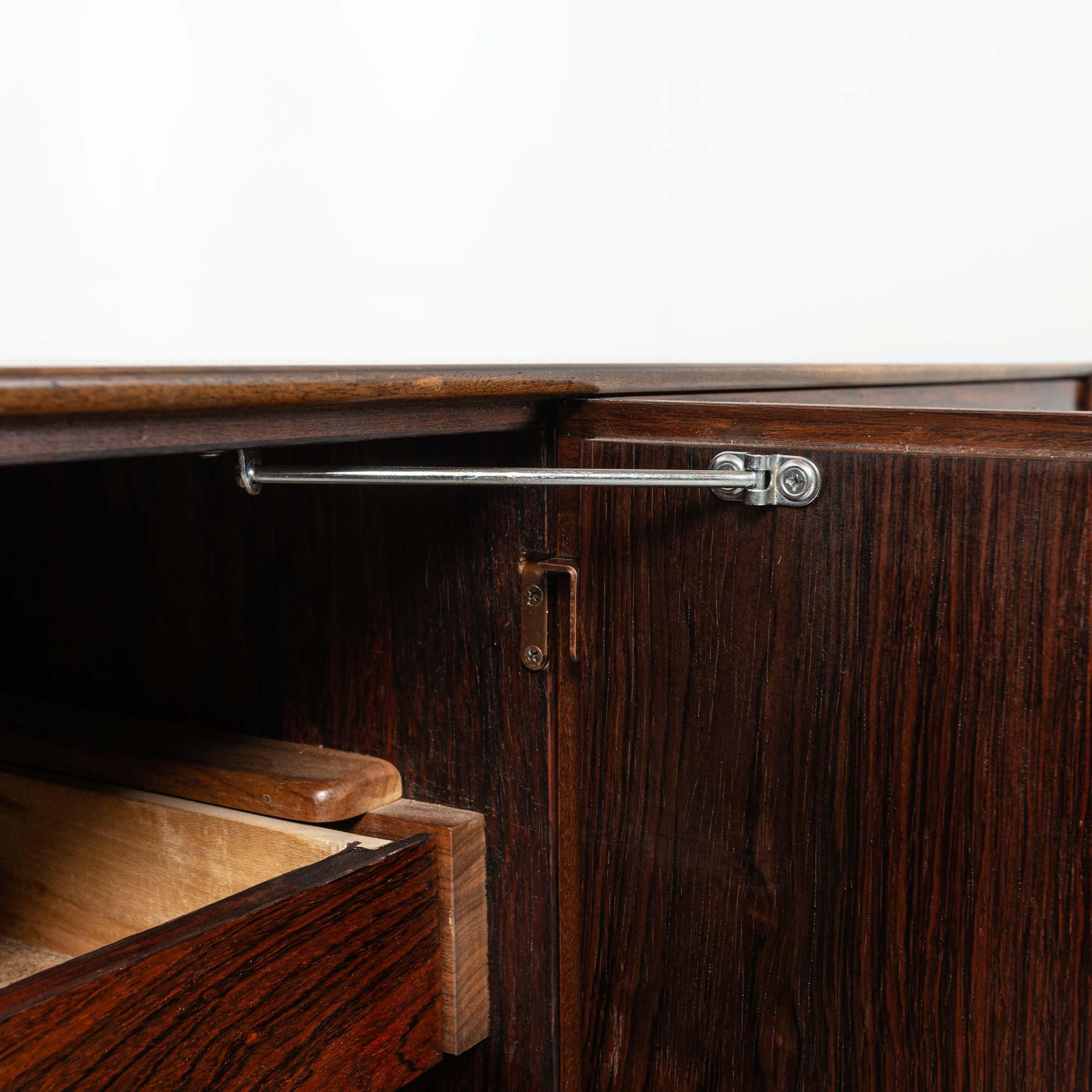 George Nelson para Herman Miller Credenza/armario de palisandro de la serie de bordes finos en venta 2