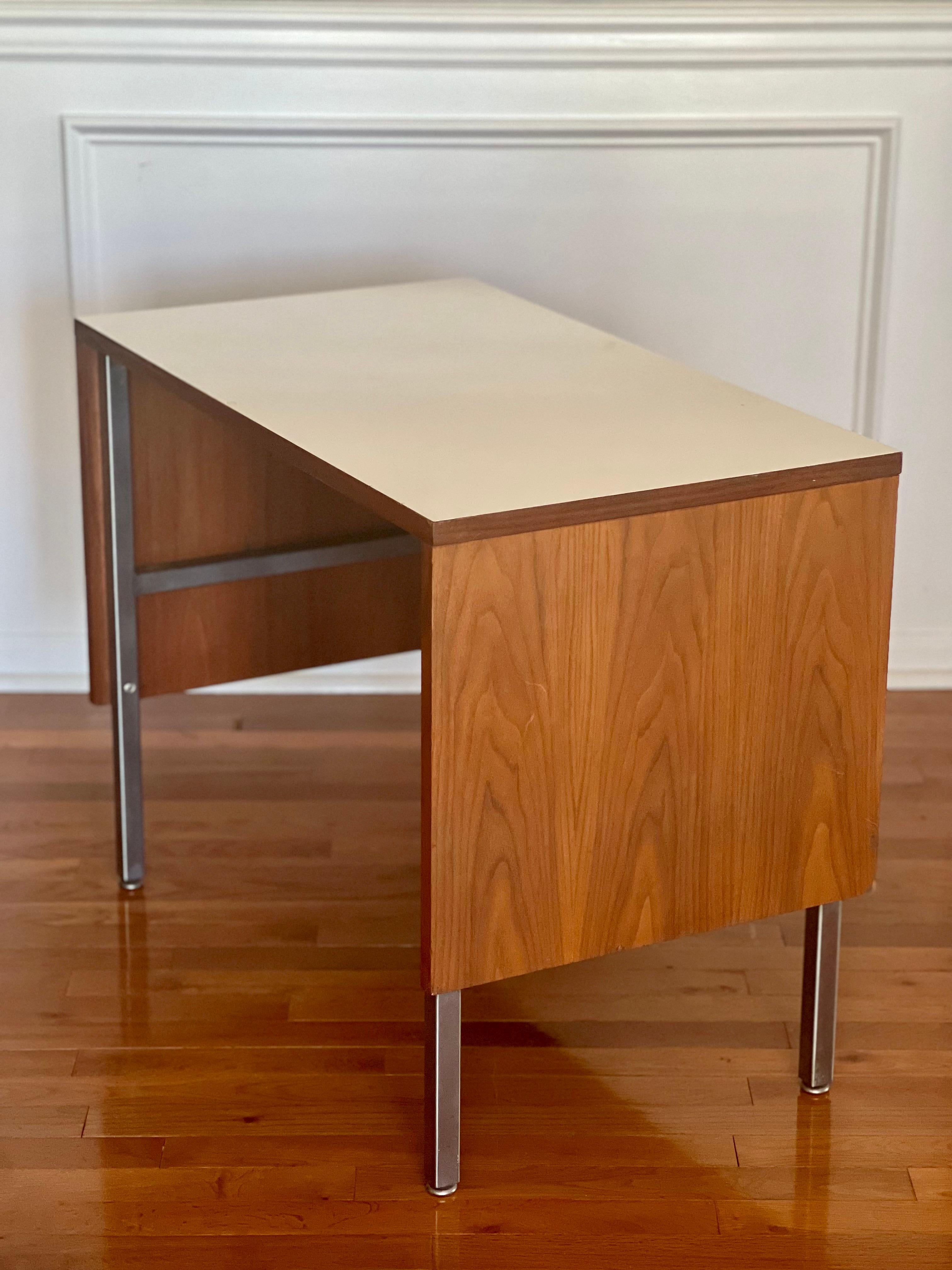 Mid-Century Modern George Nelson for Herman Miller Side Table, Work Table or Small Desk, Signed For Sale