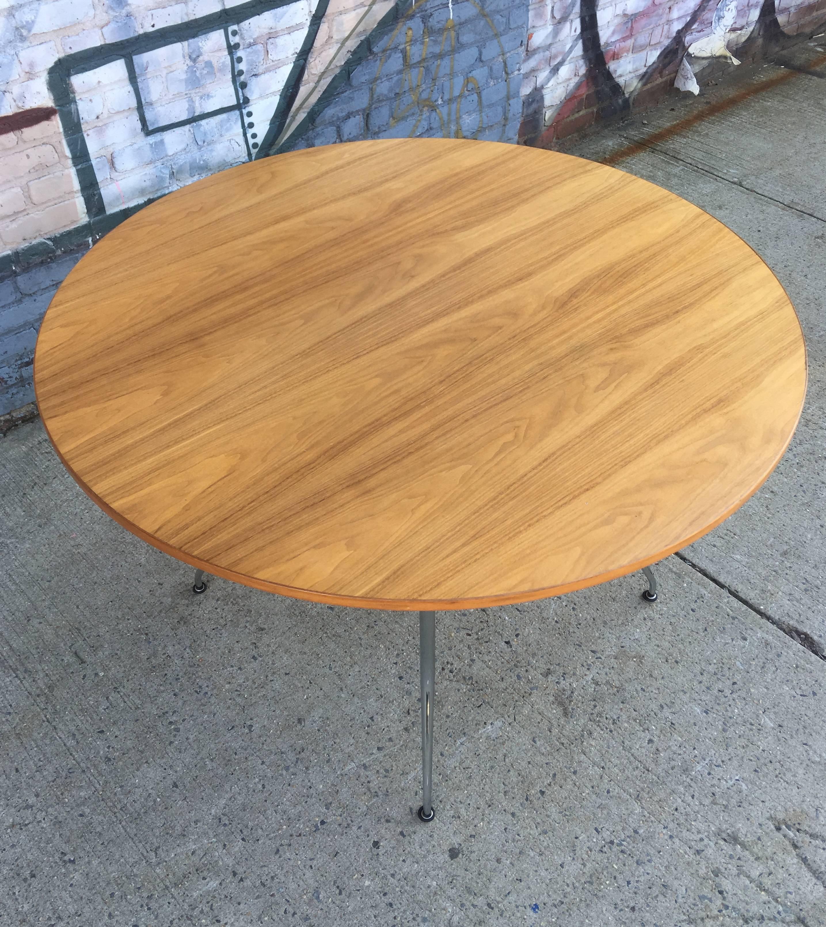 American George Nelson for Herman Miller Swag Leg Walnut Dining Table