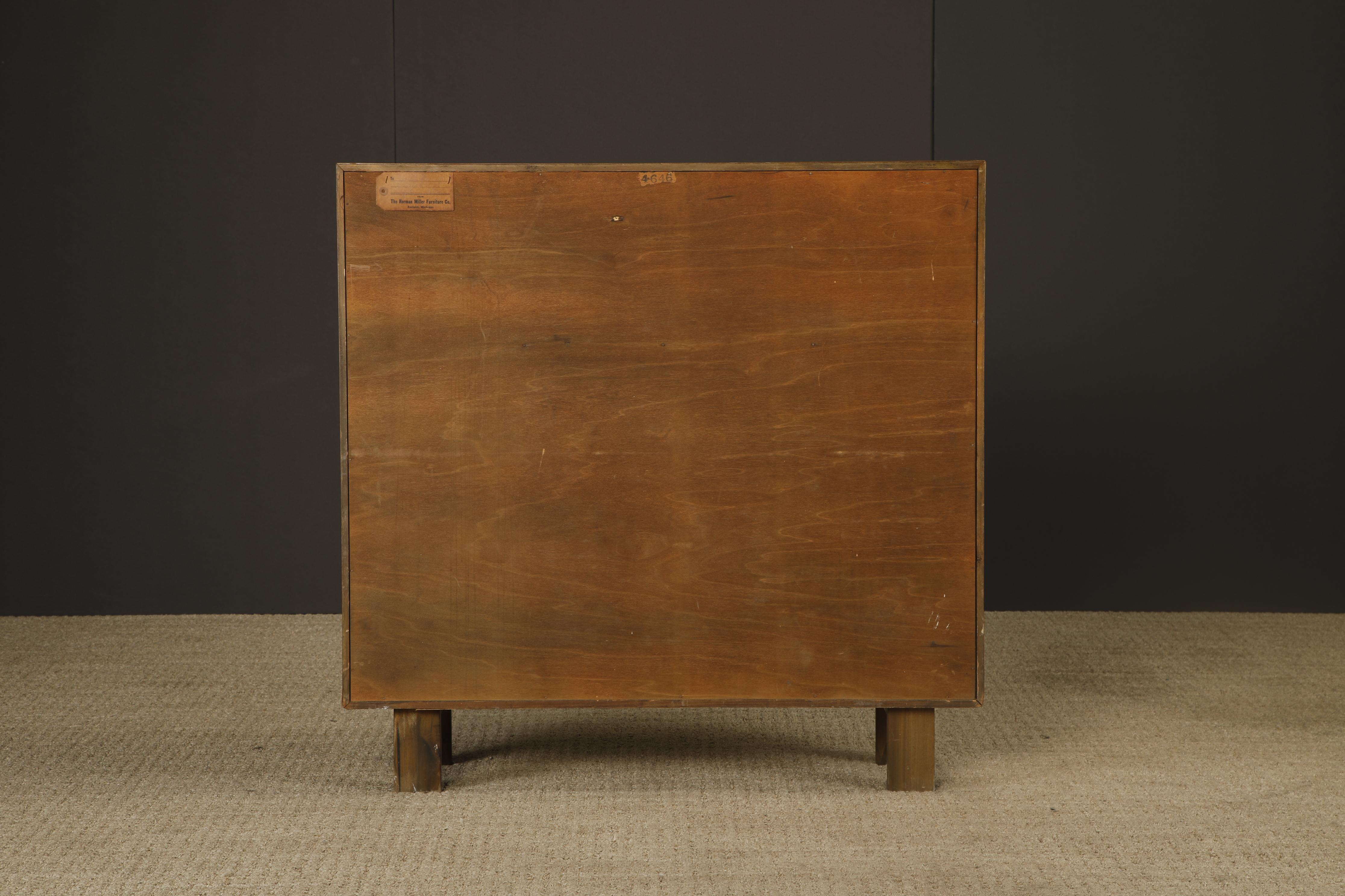 George Nelson para Herman Miller Cabeceros gemelos con almacenamiento oculto, años 50, Firmado en venta 11