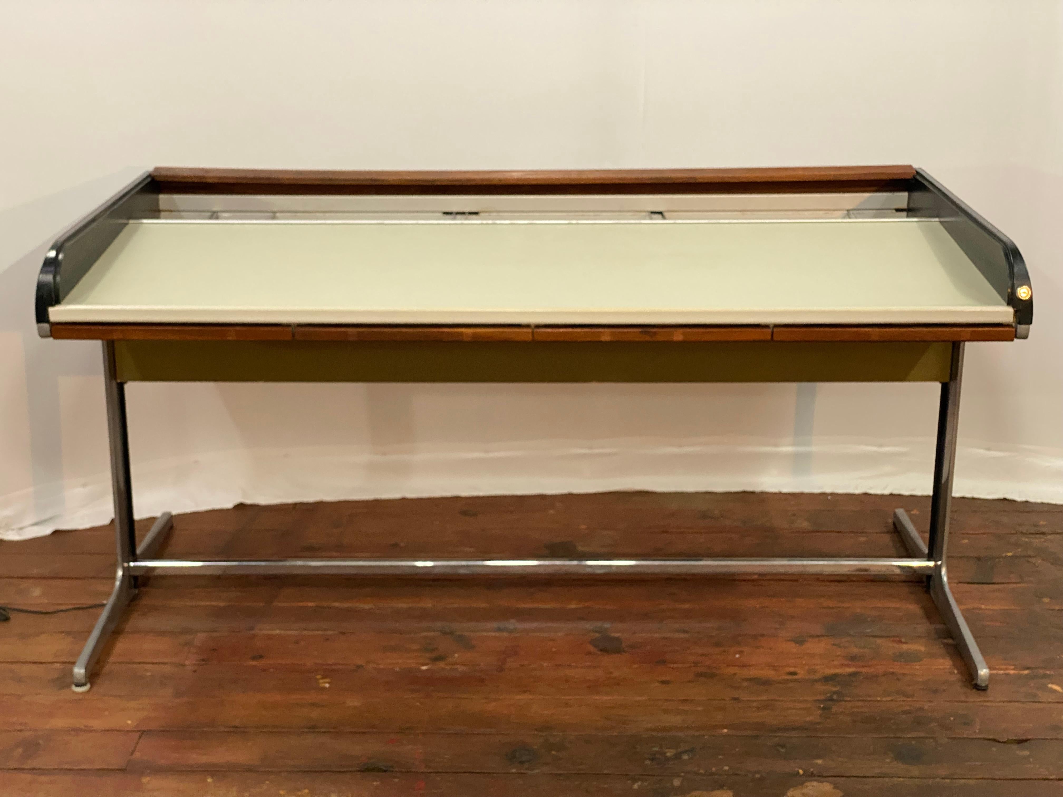 George Nelson for Herman Miller Walnut Action Office Desk Estadounidense en venta