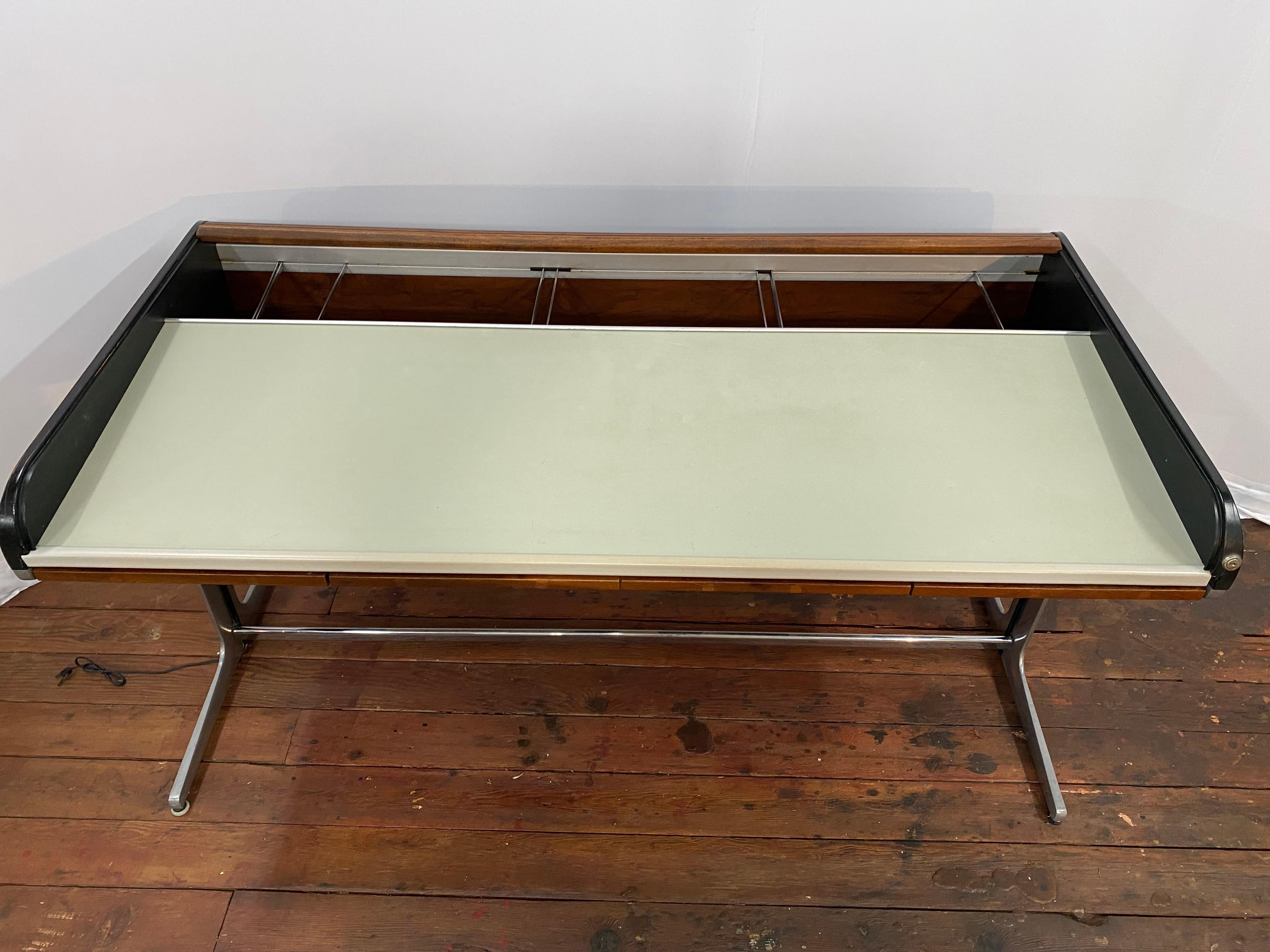 George Nelson for Herman Miller Walnut Action Office Desk en Bueno estado para la venta en Garnerville, NY