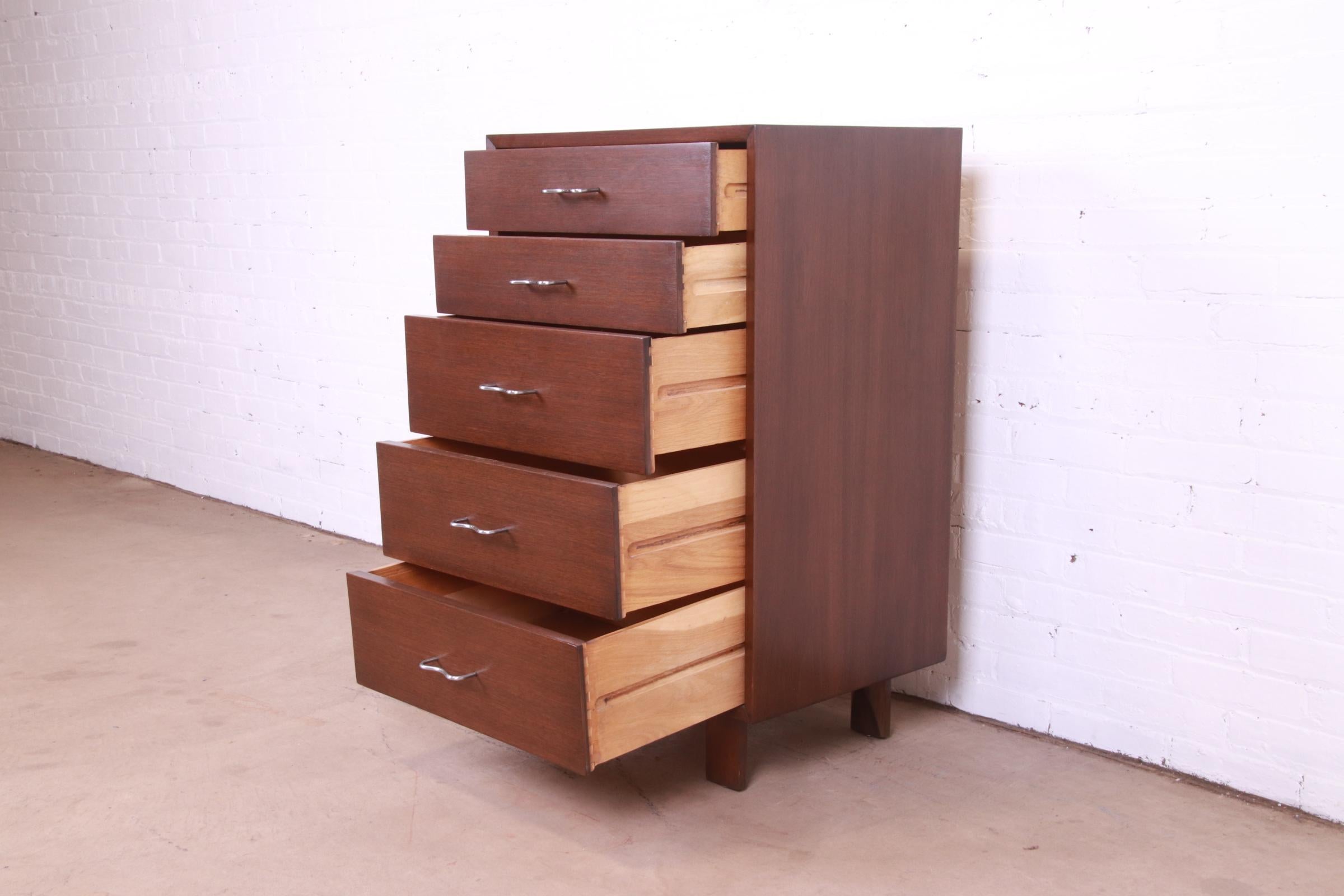 George Nelson for Herman Miller Walnut Chest of Drawers, 1950s For Sale 3