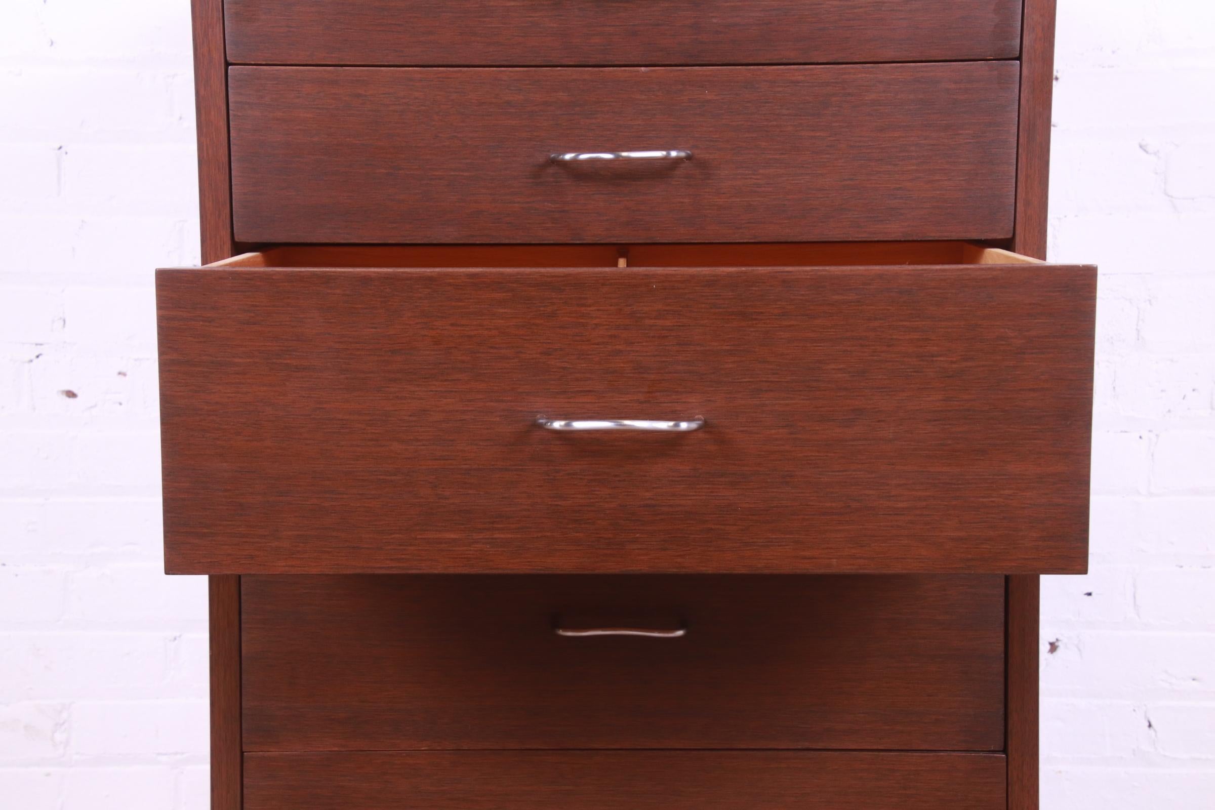 George Nelson for Herman Miller Walnut Chest of Drawers, 1950s For Sale 4