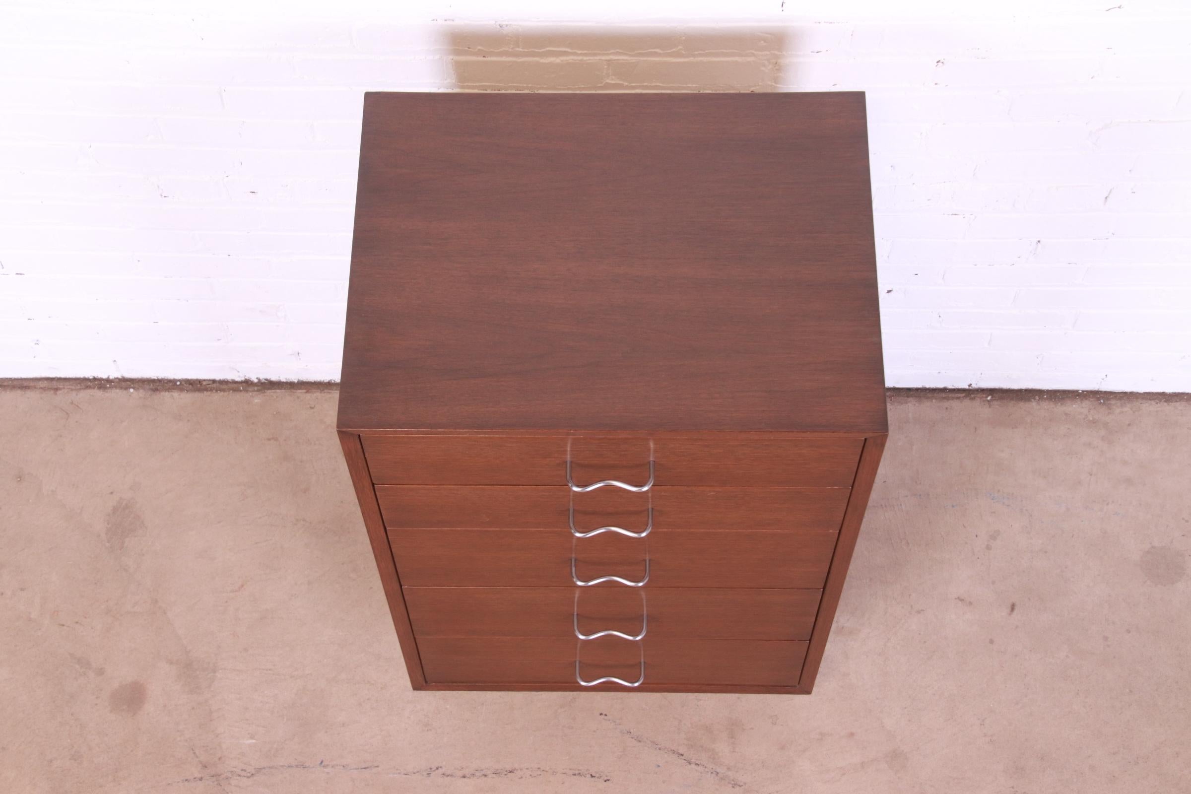 George Nelson for Herman Miller Walnut Chest of Drawers, 1950s For Sale 9