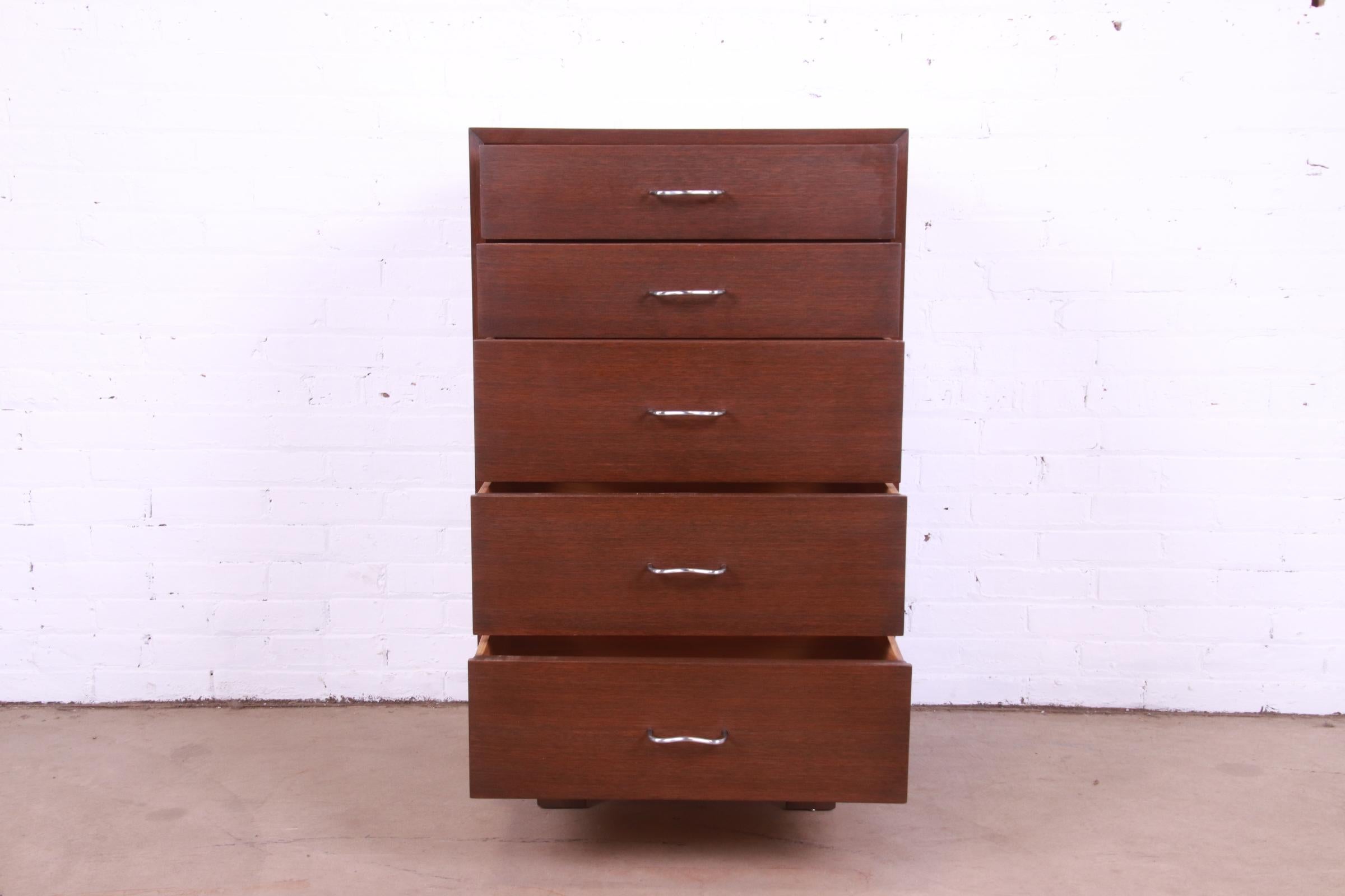 George Nelson for Herman Miller Walnut Chest of Drawers, 1950s For Sale 1