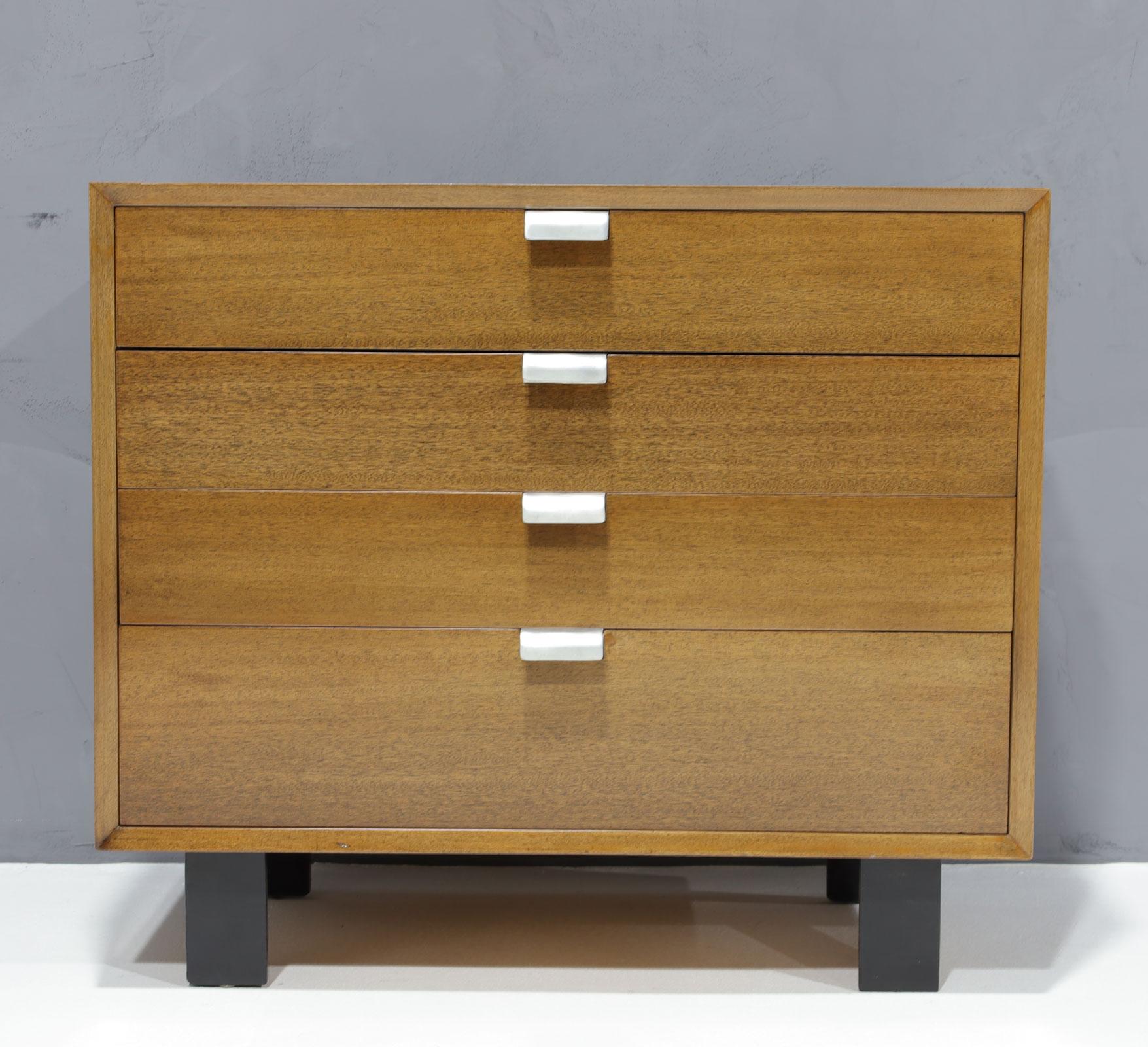 George Nelson for Herman Miller Walnut Chest of Drawers In Good Condition For Sale In Dallas, TX