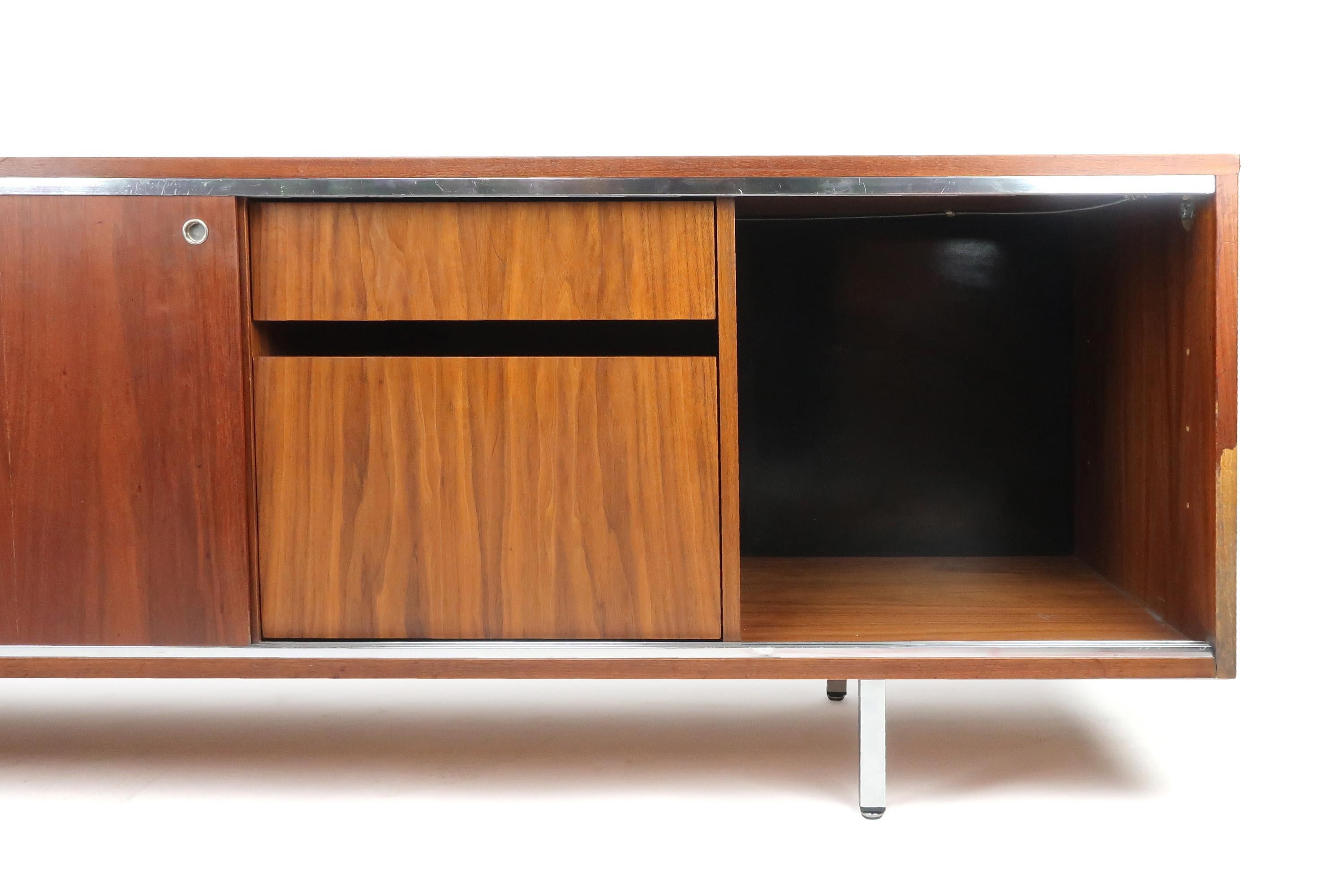 George Nelson for Herman Miller Walnut Executive Office Group Credenza (Moderne der Mitte des Jahrhunderts)