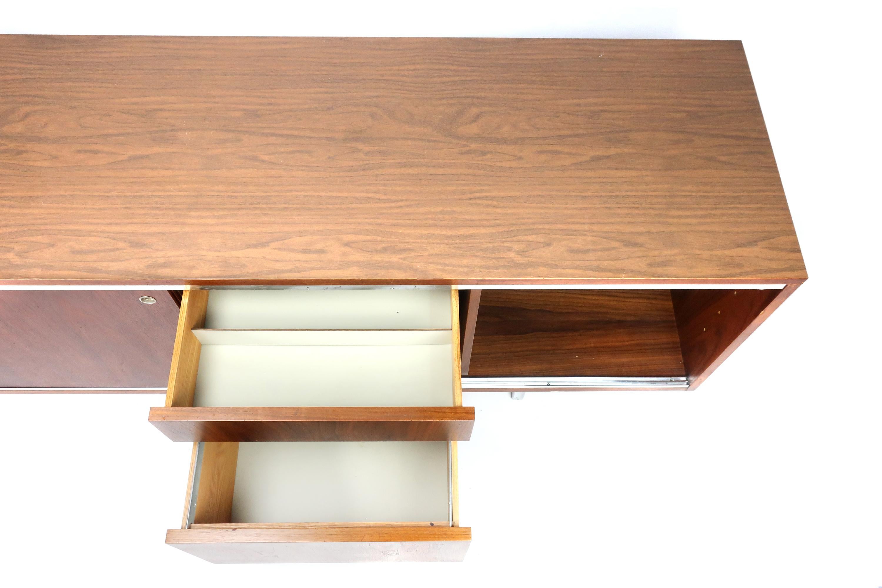 George Nelson for Herman Miller Walnut Executive Office Group Credenza (amerikanisch)