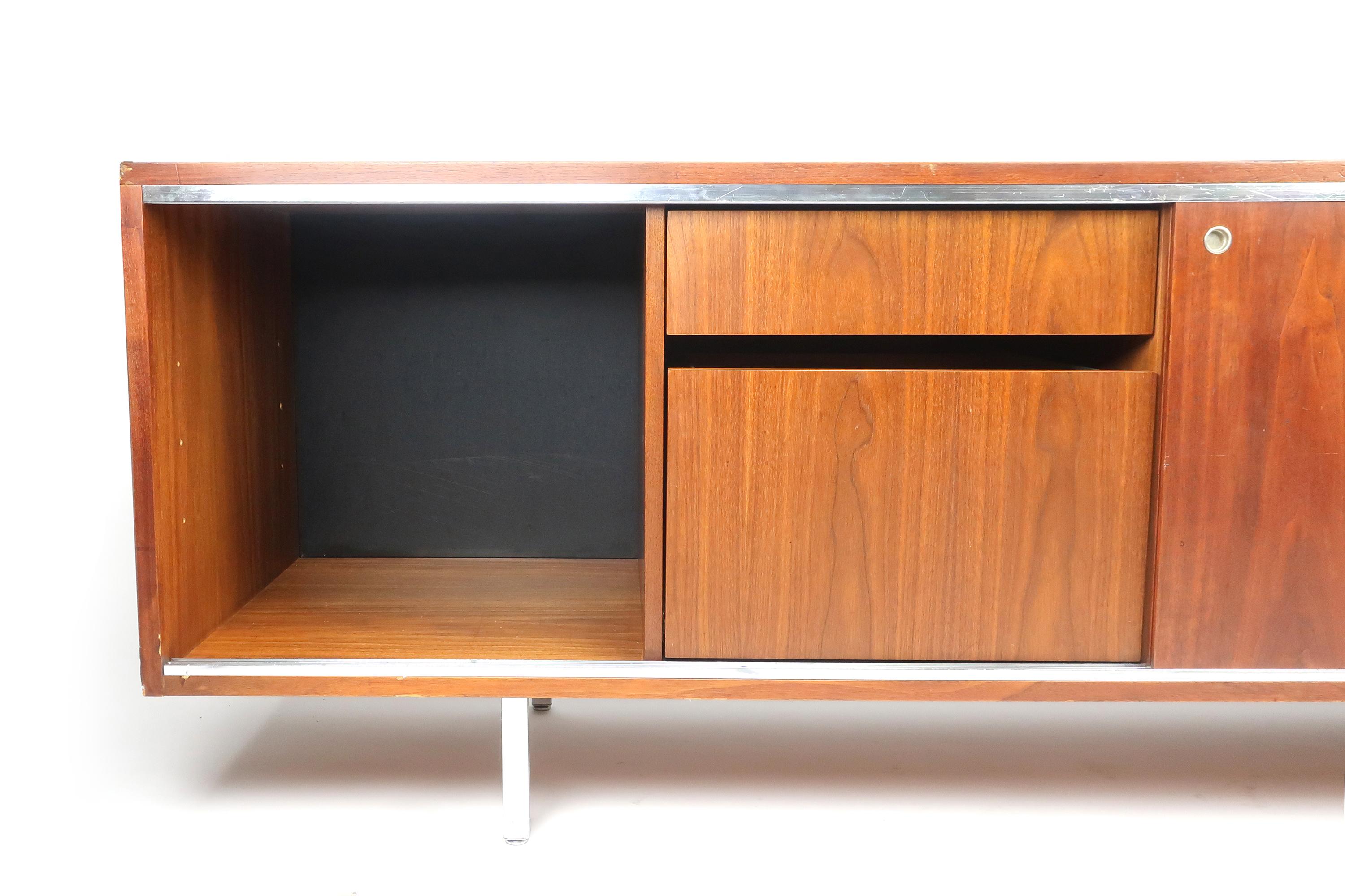 George Nelson for Herman Miller Walnut Executive Office Group Credenza im Zustand „Gut“ in Brooklyn, NY