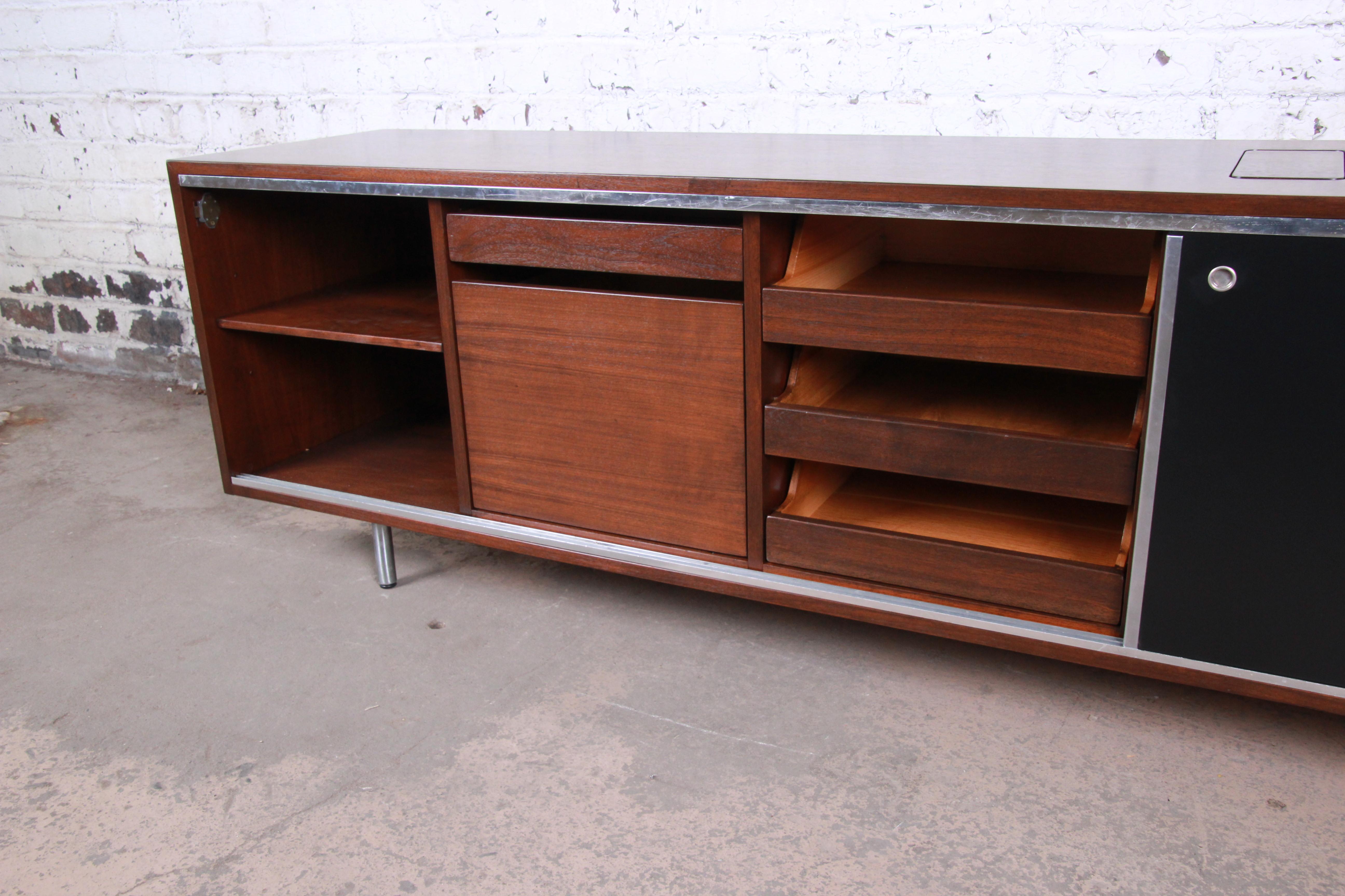 George Nelson for Herman Miller Walnut Sideboard Credenza, Newly Restored 3