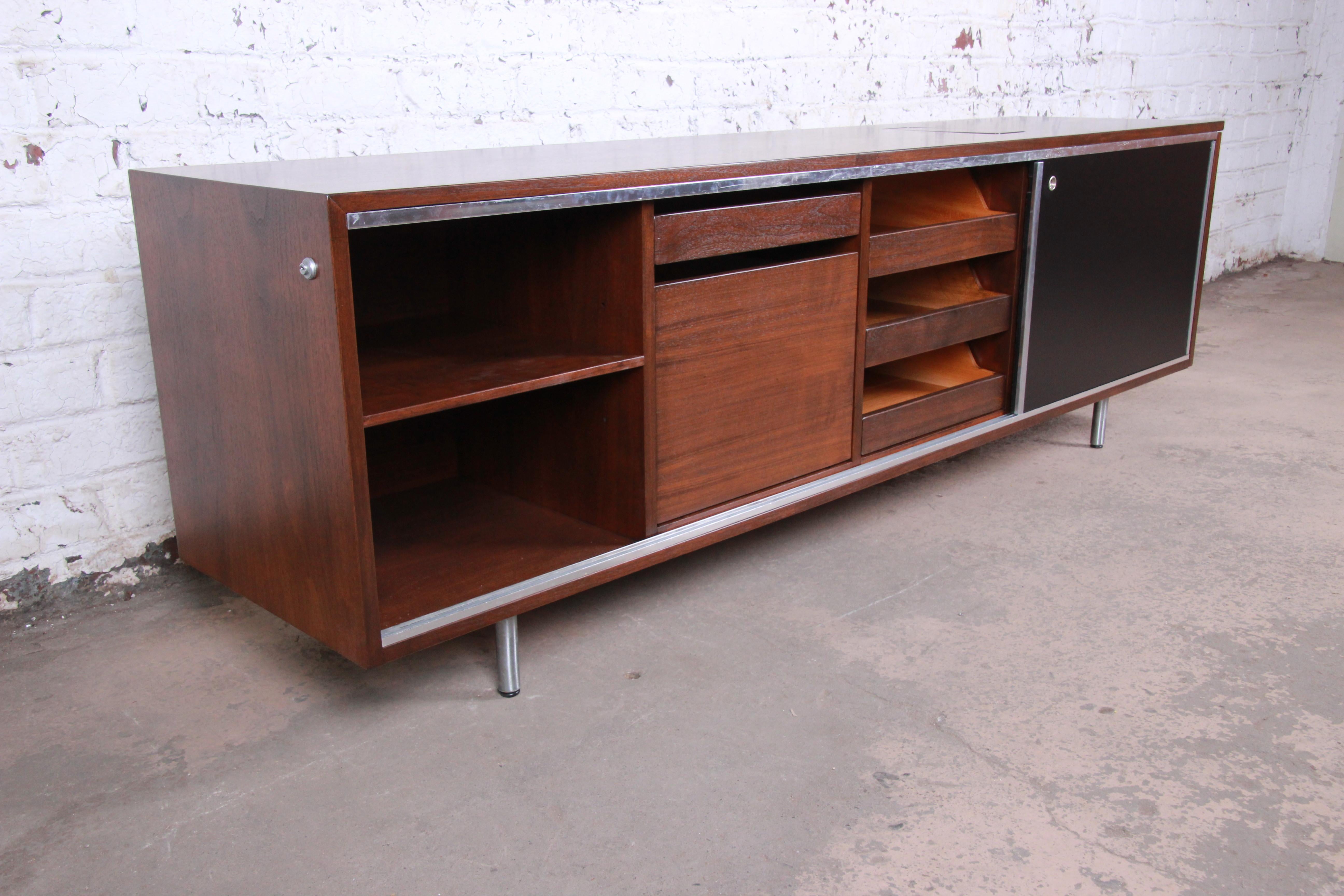 George Nelson for Herman Miller Walnut Sideboard Credenza, Newly Restored 6