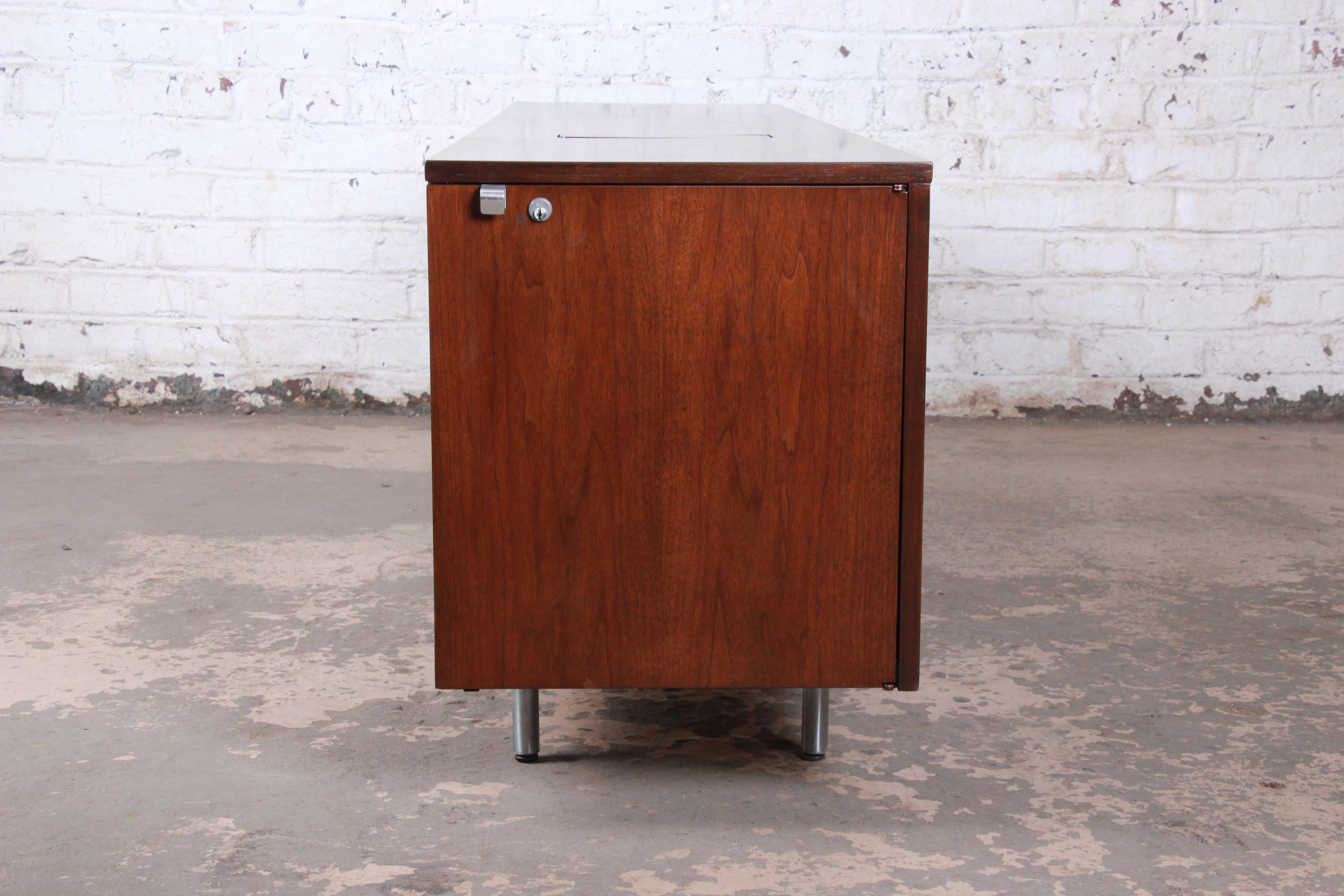 George Nelson for Herman Miller Walnut Sideboard Credenza, Newly Restored 10