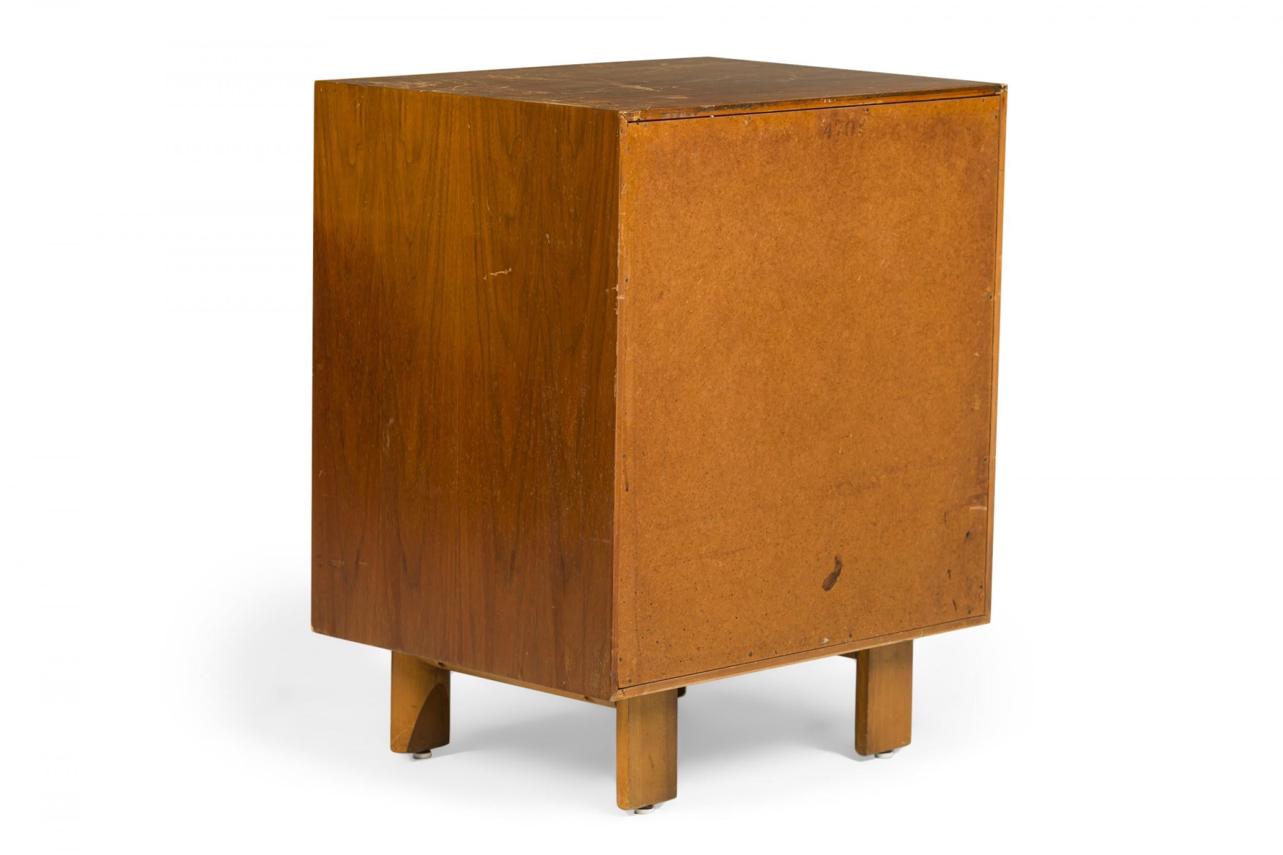 George Nelson for Herman Miller Walnut Veneer 4-Drawer Commode For Sale 4