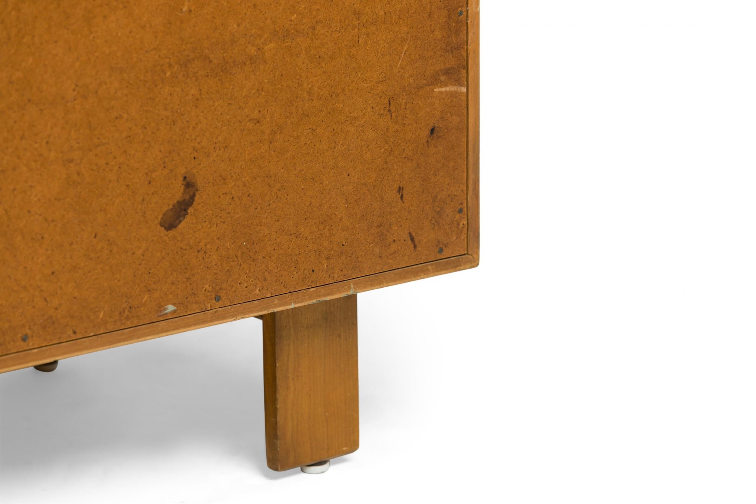 American George Nelson for Herman Miller Walnut Veneer 4-Drawer Commode For Sale