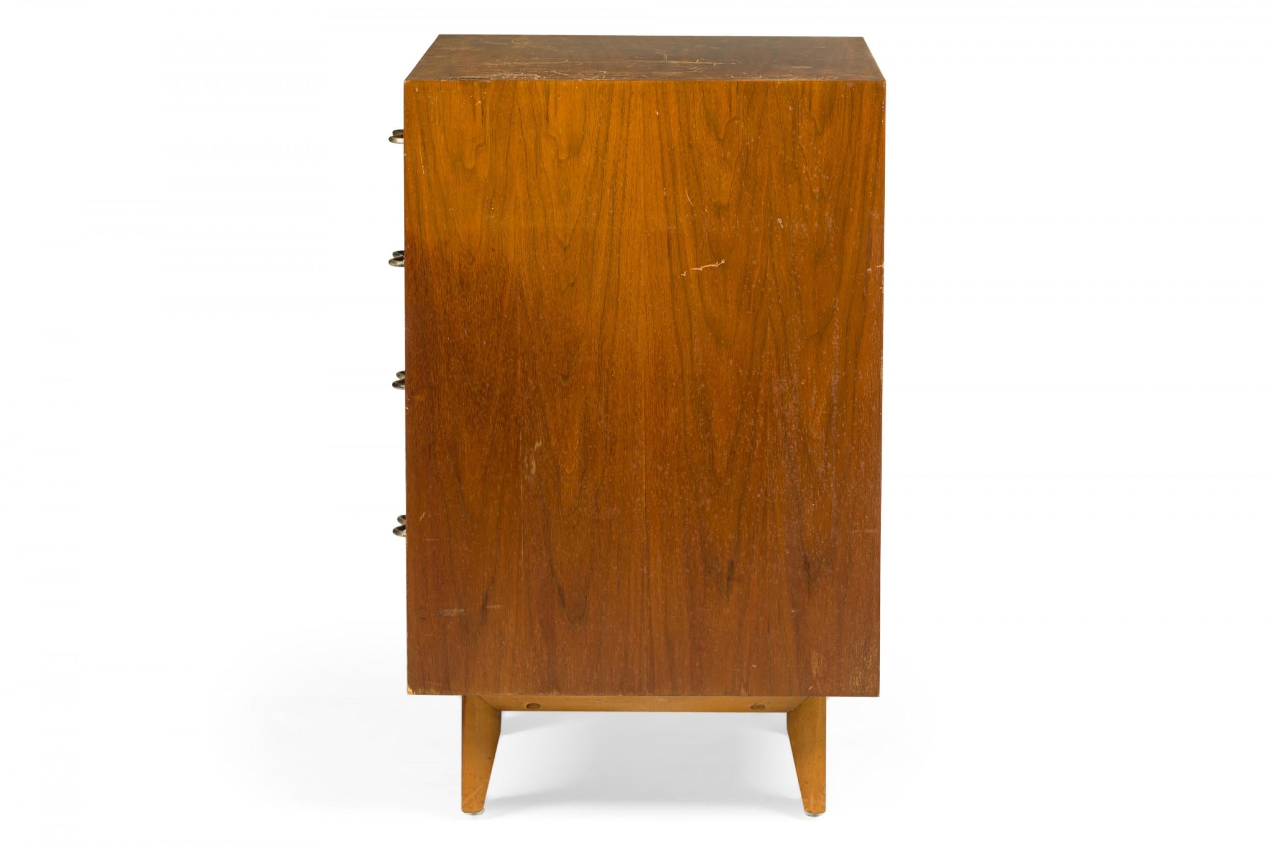 George Nelson for Herman Miller Walnut Veneer 4-Drawer Commode In Good Condition For Sale In Queens, NY
