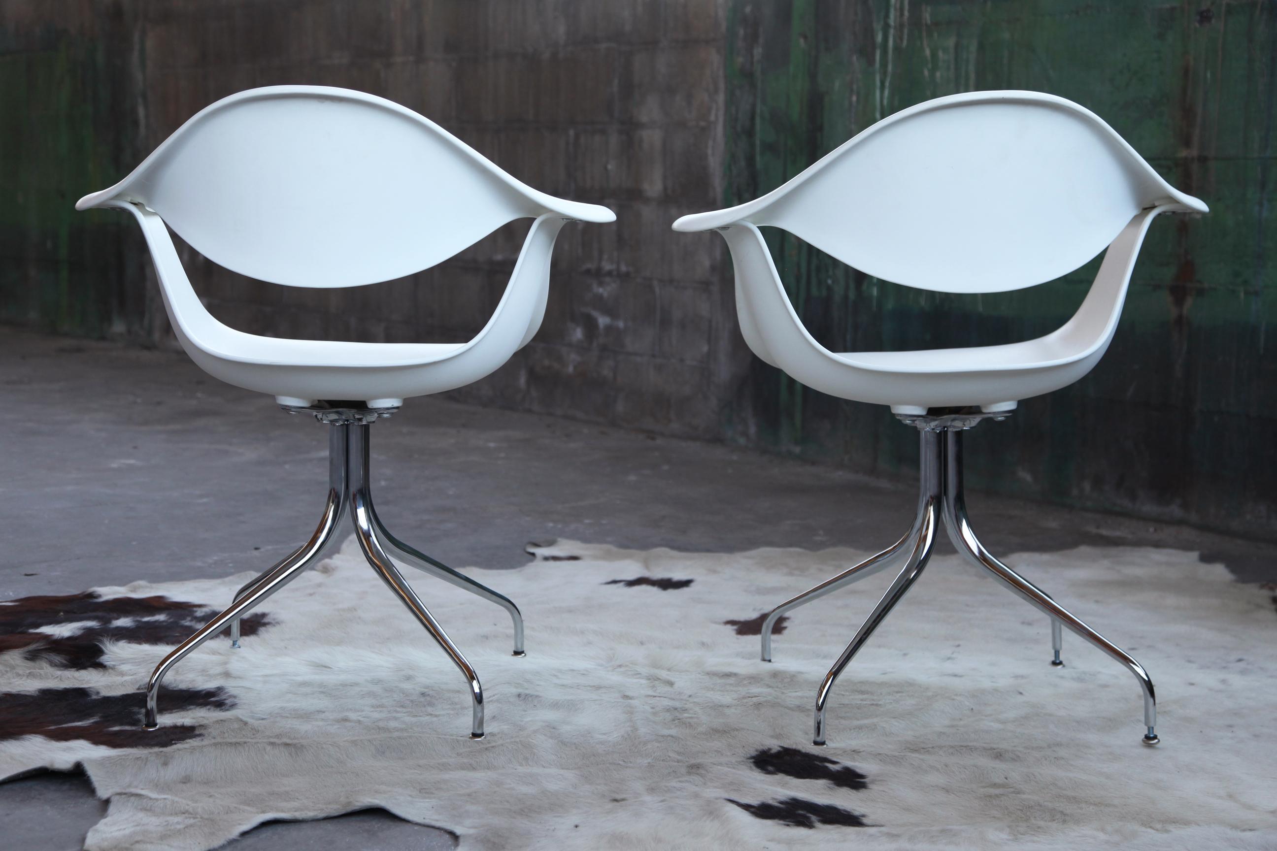 20th Century George Nelson for Herman Miller White Swag Chair, One Chair For Sale