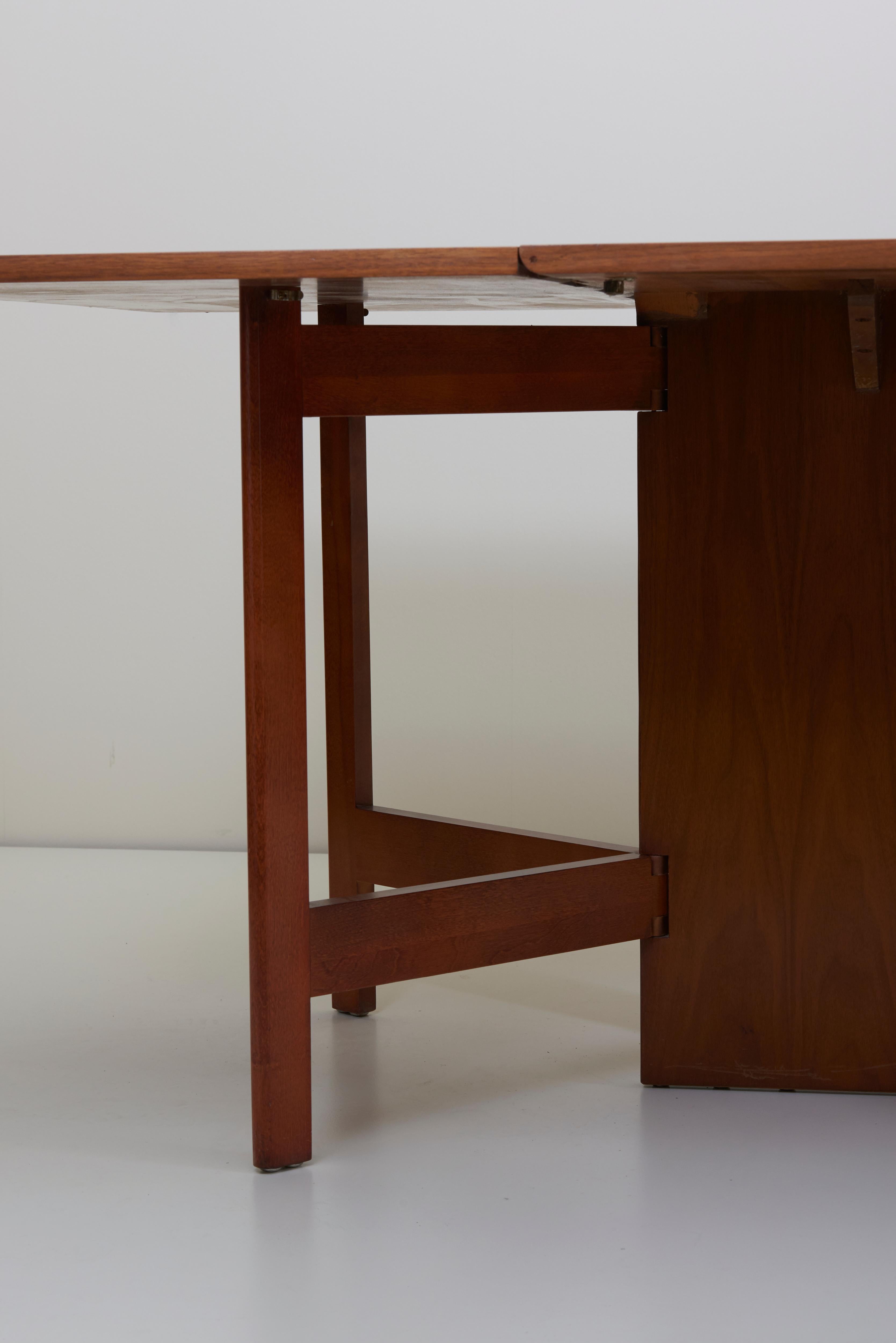 George Nelson Gate-Leg Dining Table Model 4656 by Herman Miller in Walnut 1