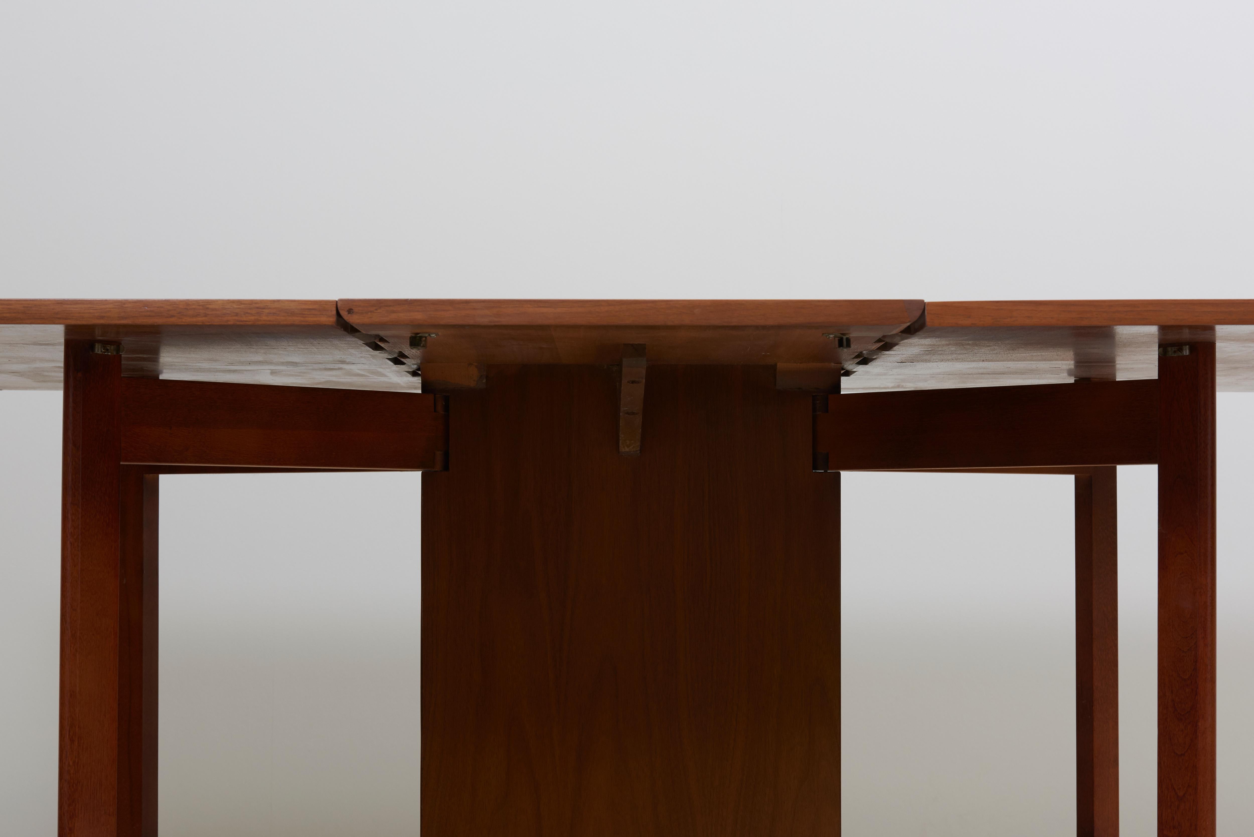 George Nelson Gate-Leg Dining Table Model 4656 by Herman Miller in Walnut 2