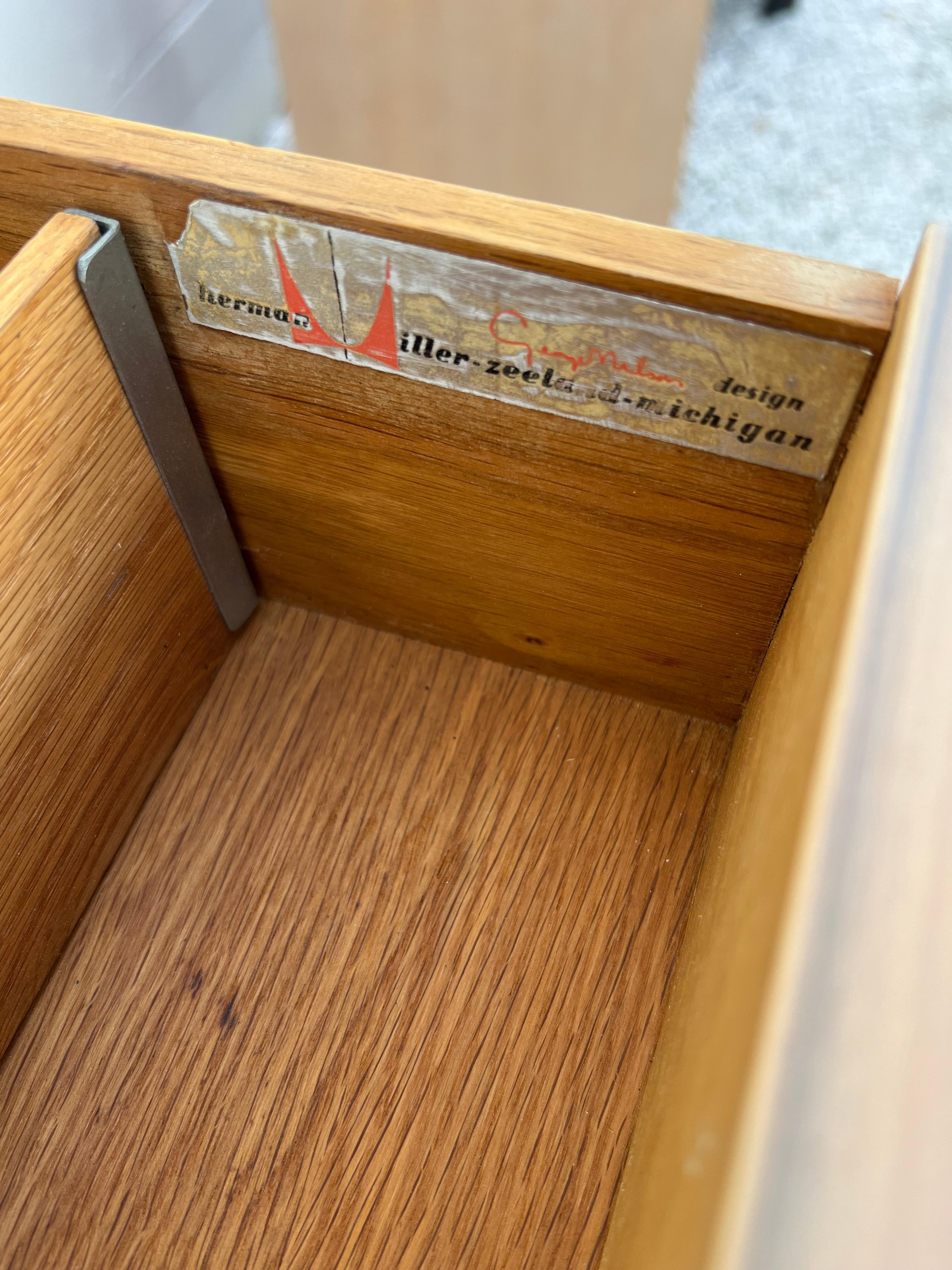 George Nelson Herman Miller Serie Básica Cómoda Gentleman's Cabinet en venta 1