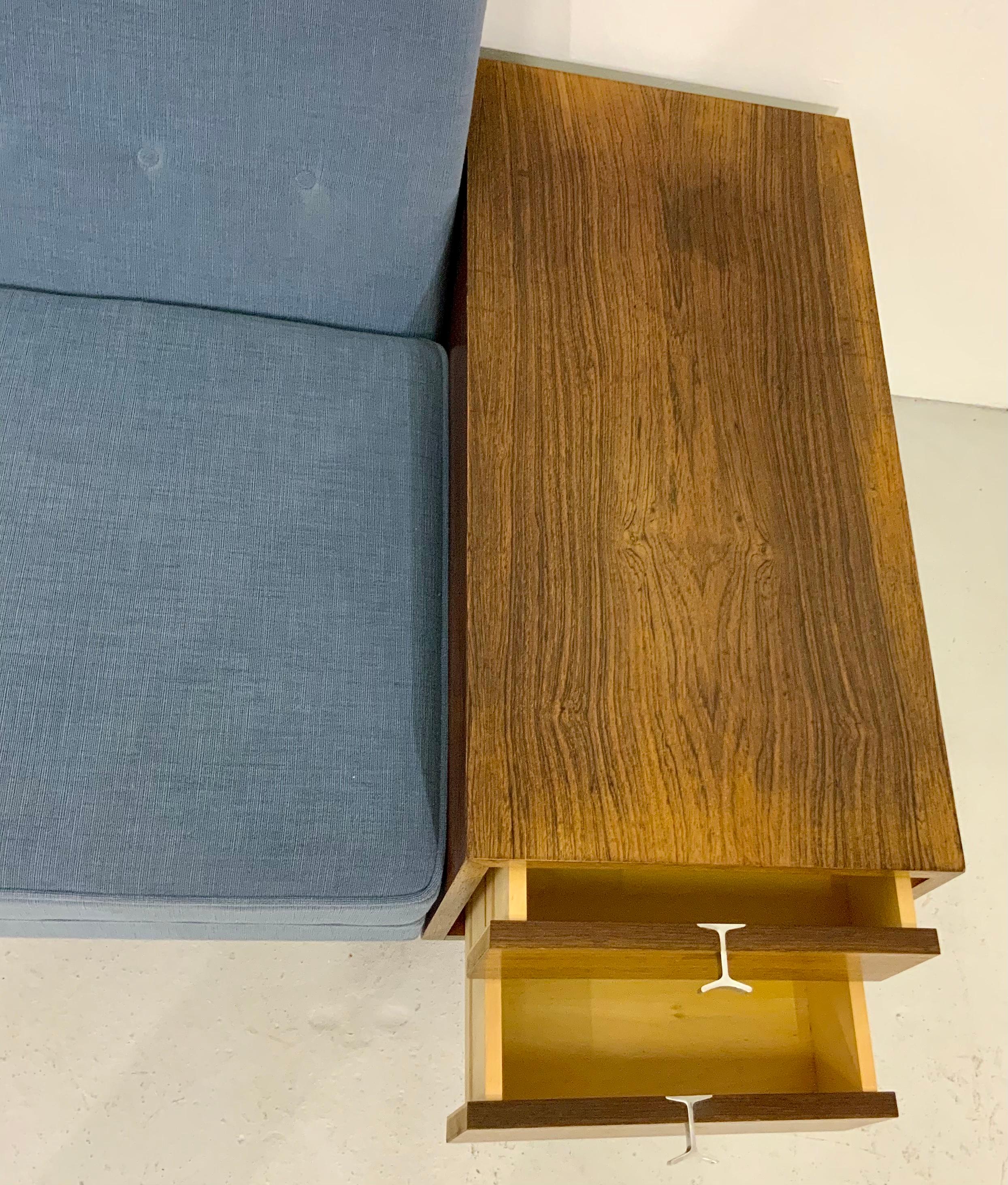 George Nelson, Herman Miller Modular Sofa System Rosewood Table & Drawer Chest In Good Condition For Sale In Hamburg, DE