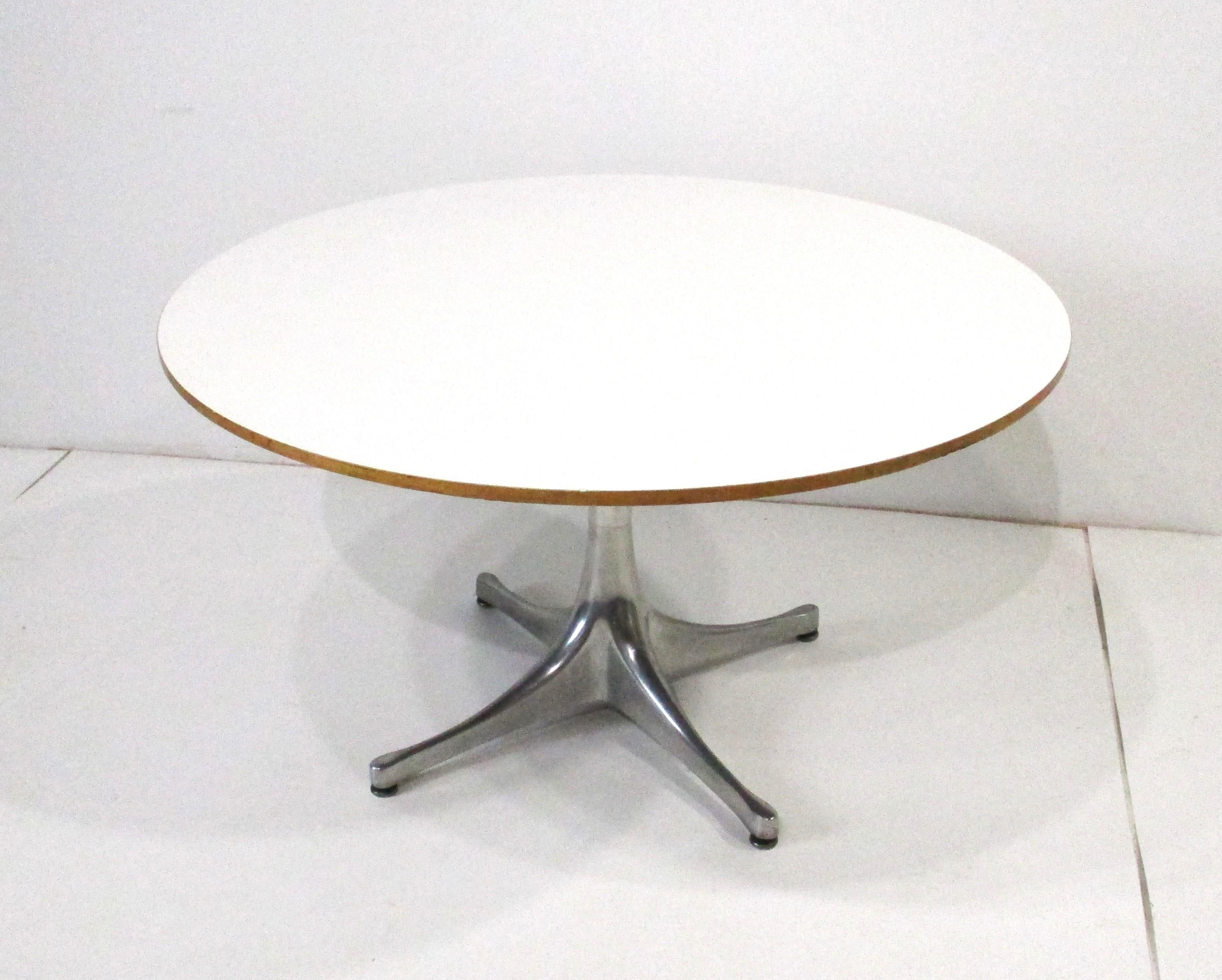 Aluminium George Nelson Herman Miller Swag Leg Coffee Table (table basse) en vente