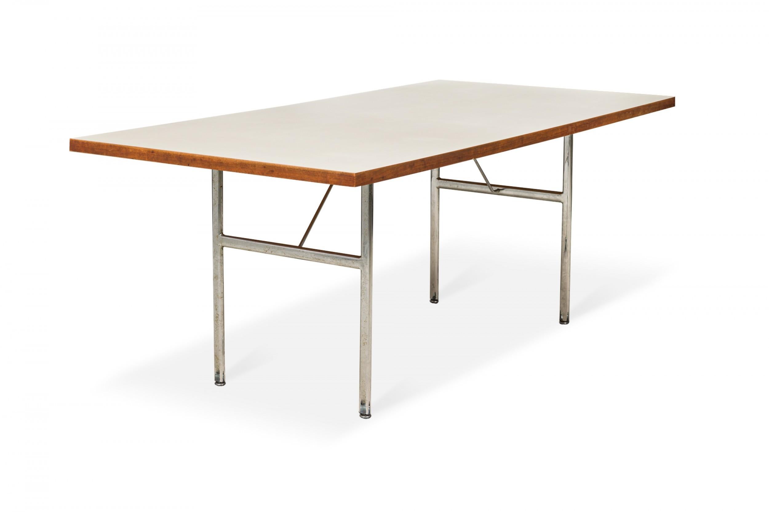 Américain Table de salle à manger rectangulaire en stratifié blanc et acier George Nelson/Herman Miller en vente