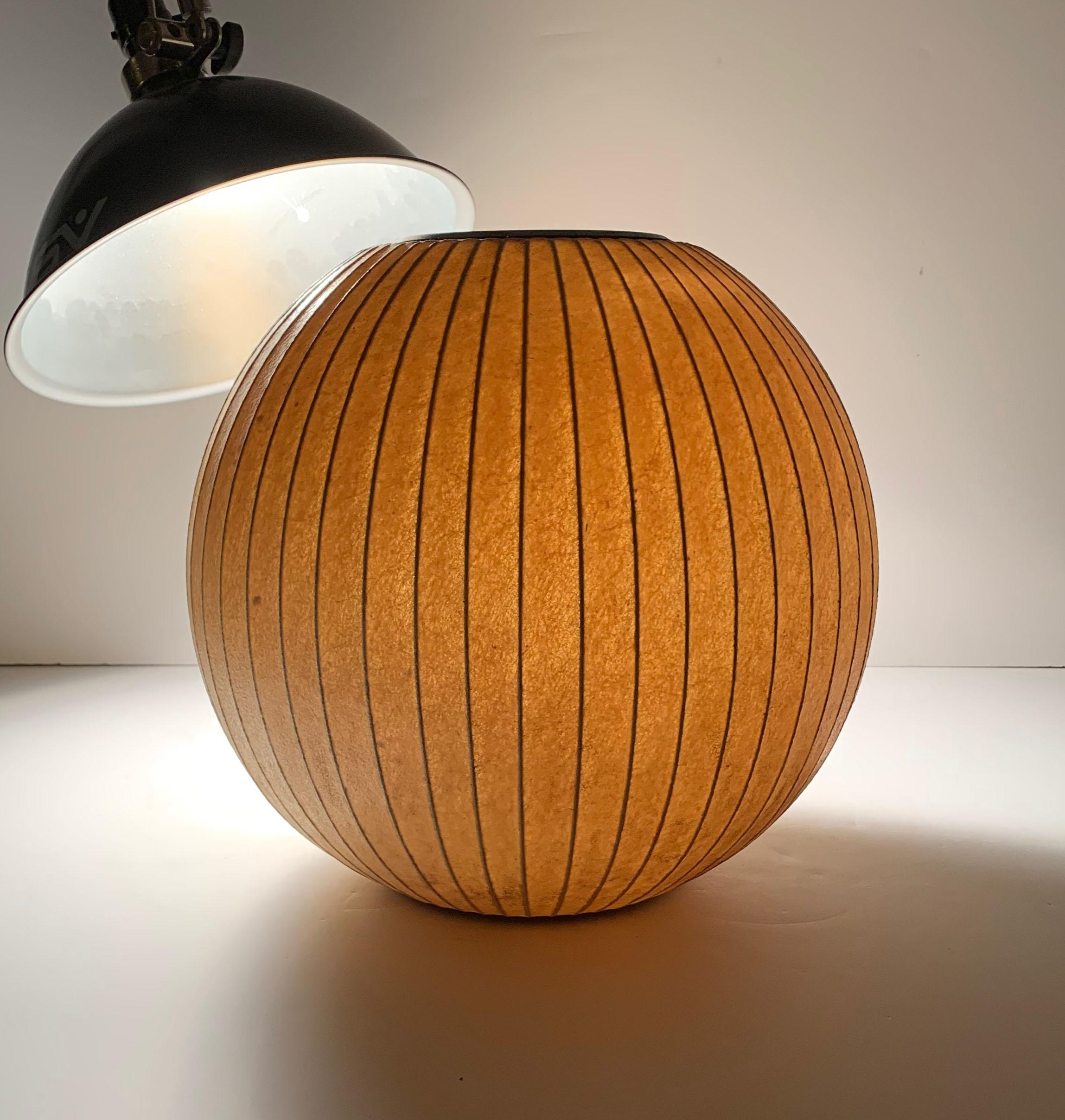 George Nelson Howard Miller Hanging Sphere Bubble Lamp In Good Condition In Chicago, IL