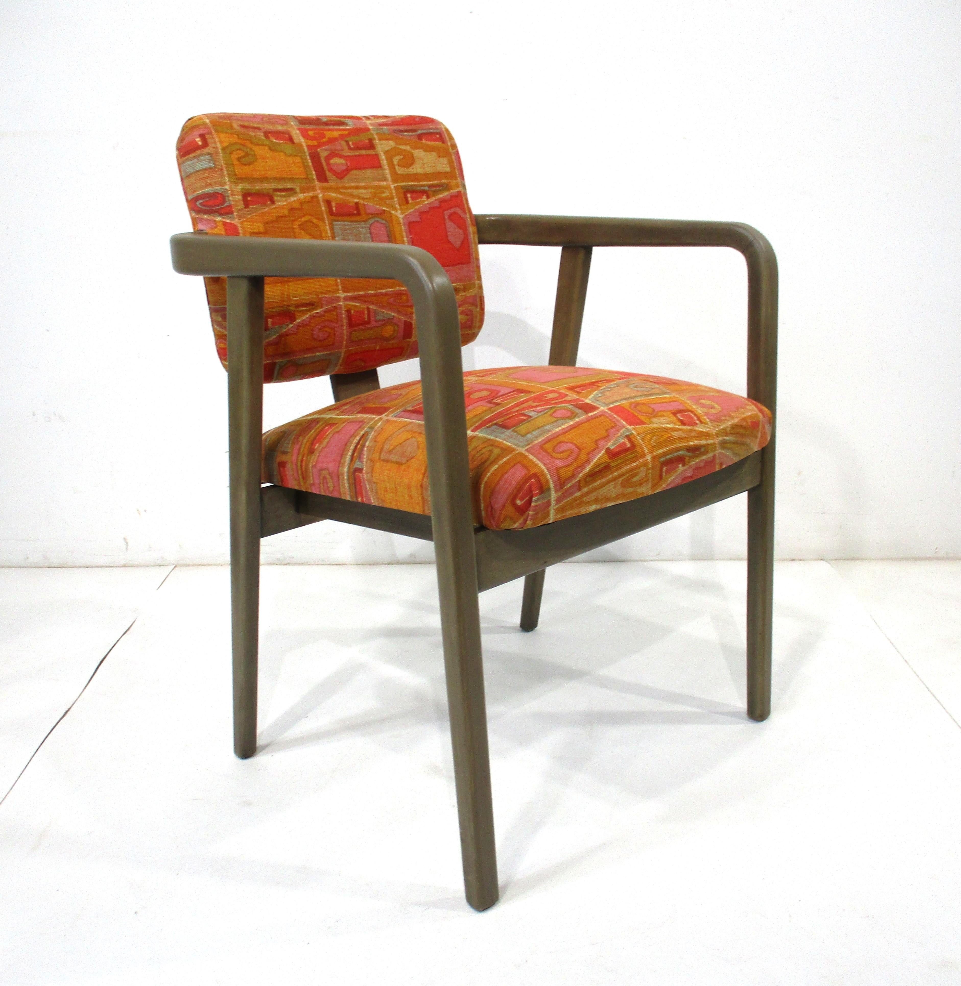 George Nelson / Jack Lenor Larsen Sillón con brazos para Herman Miller nº 4663 siglo XX en venta