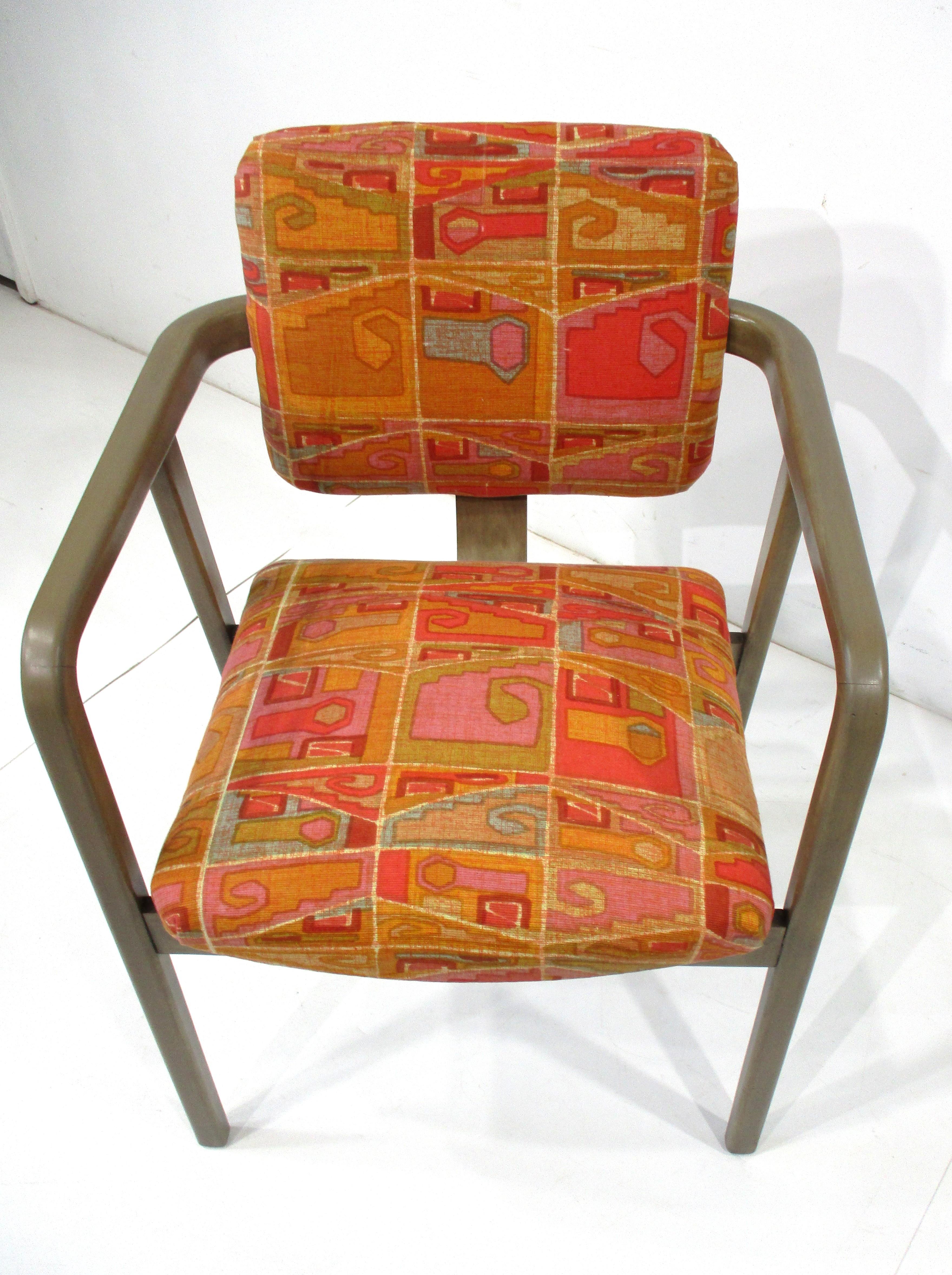 George Nelson / Jack Lenor Larsen Sillón con brazos para Herman Miller nº 4663 Tapicería en venta
