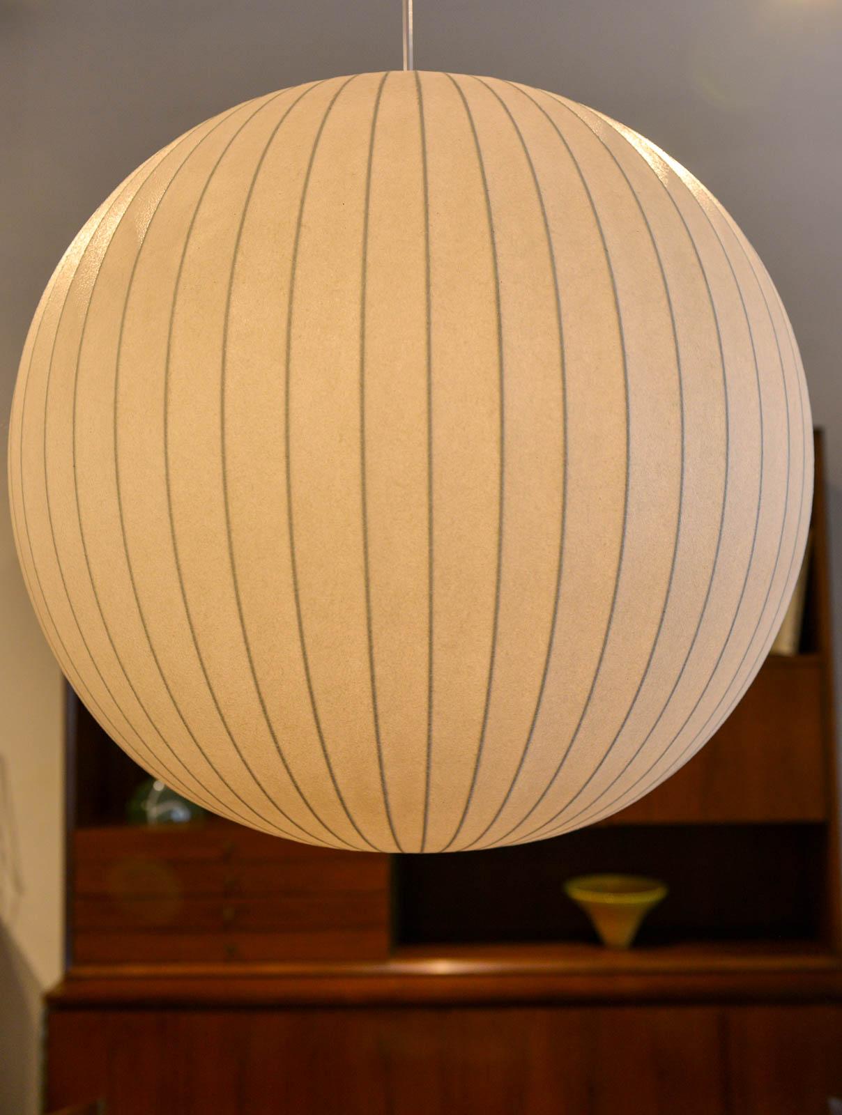 George Nelson for Howard Milelr large bubble pendant light. Very good original condition with newly rewired plug in cord. Large size, measures: 26