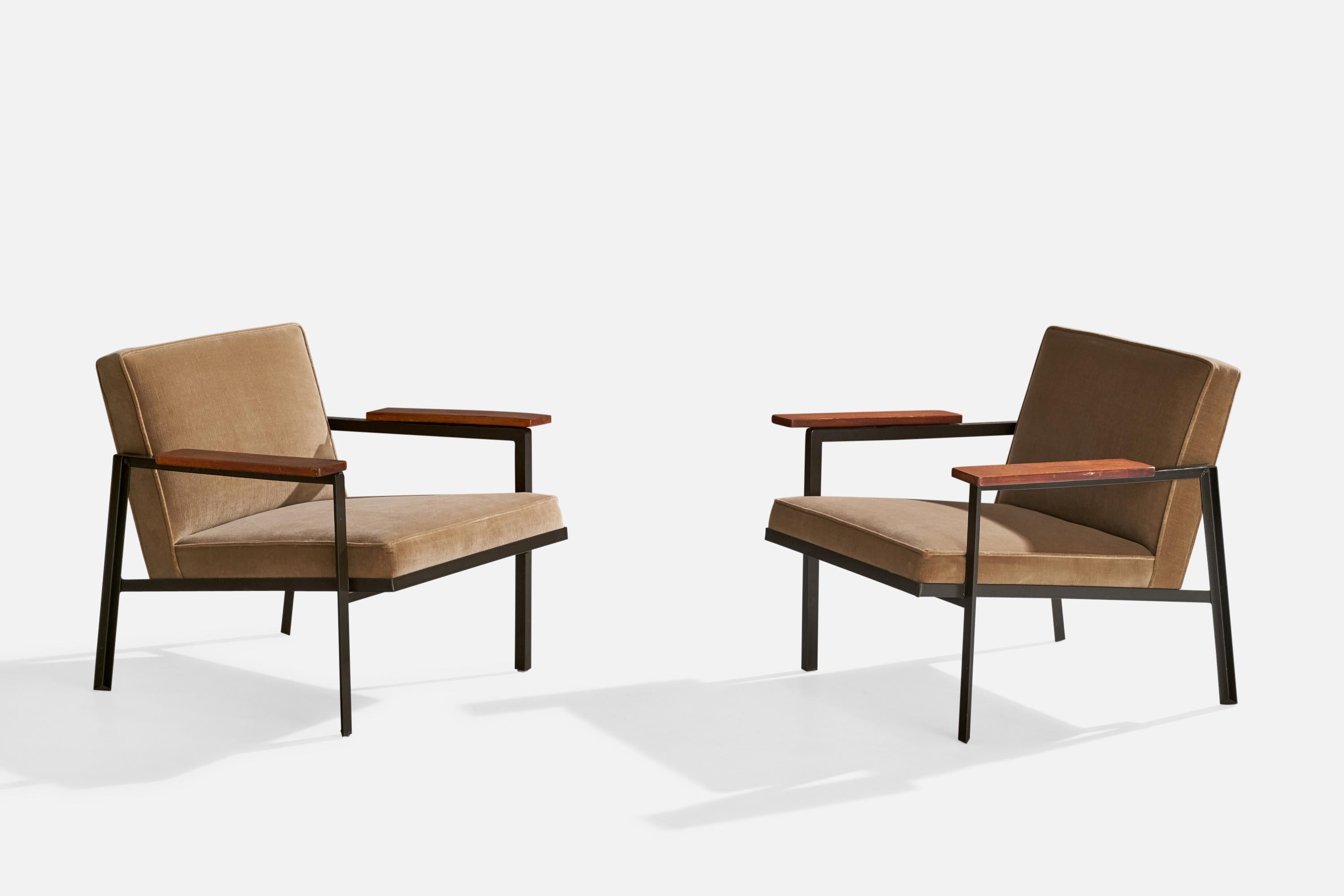 Ein Paar Lounge-Sessel aus schwarz lackiertem Stahl, Holz und beigem Samt, entworfen von George Nelson und hergestellt von Herman Miller, USA, 1950er Jahre. 

Sitzhöhe: 14.15