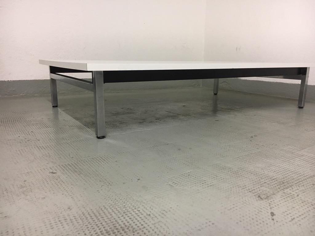George Nelson Low Laminate Coffee Table In Good Condition For Sale In Geneva, CH