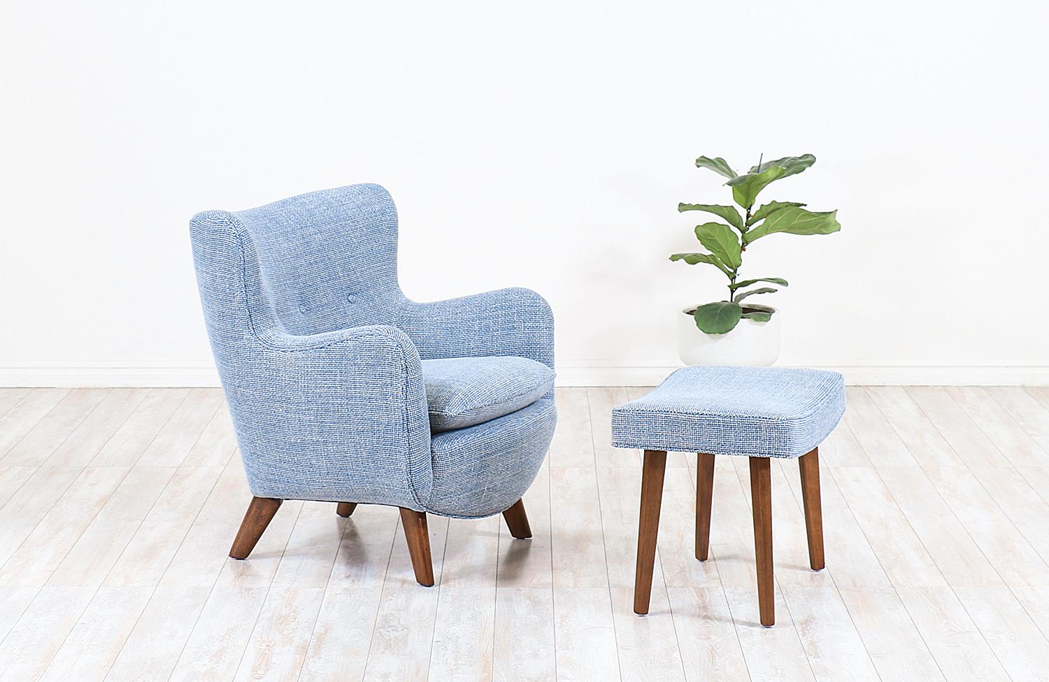 Elegant Modern lounge chair Model-4688 designed by George Nelson for Herman Miller in the United States in 1946. This iconic lounge chair with its ottoman set is crafted with solid walnut wood feet features an ergonomic seat with light-blue tweed